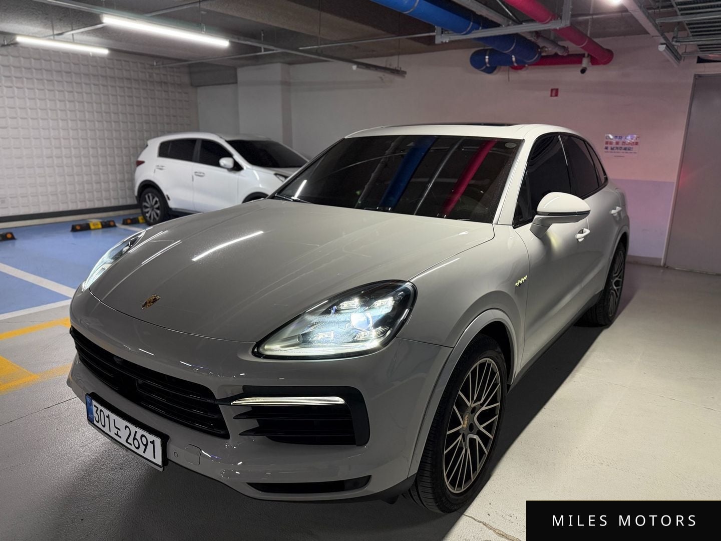 Porsche Cayenne 2023 — фото 1 из 11