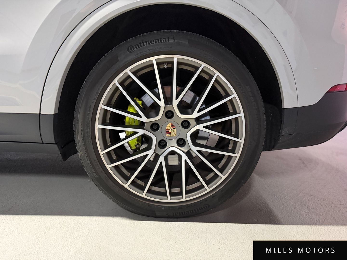 Porsche Cayenne 2023 — миниатюра 5
