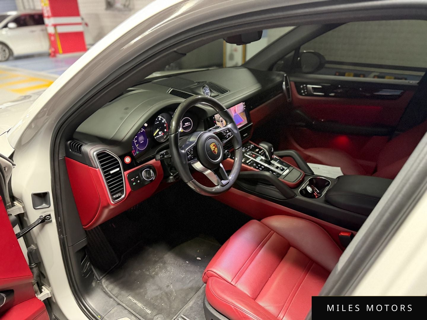 Porsche Cayenne 2023 — миниатюра 9