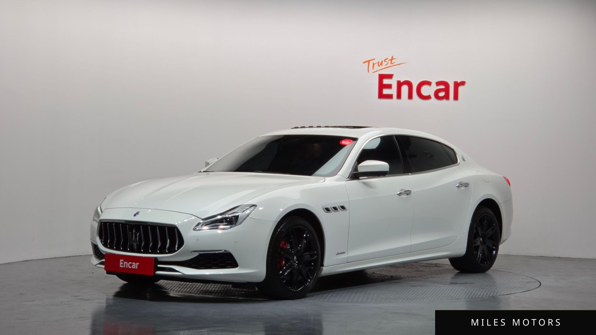 Maserati Quattroporte 2019 — фото 1 из 12