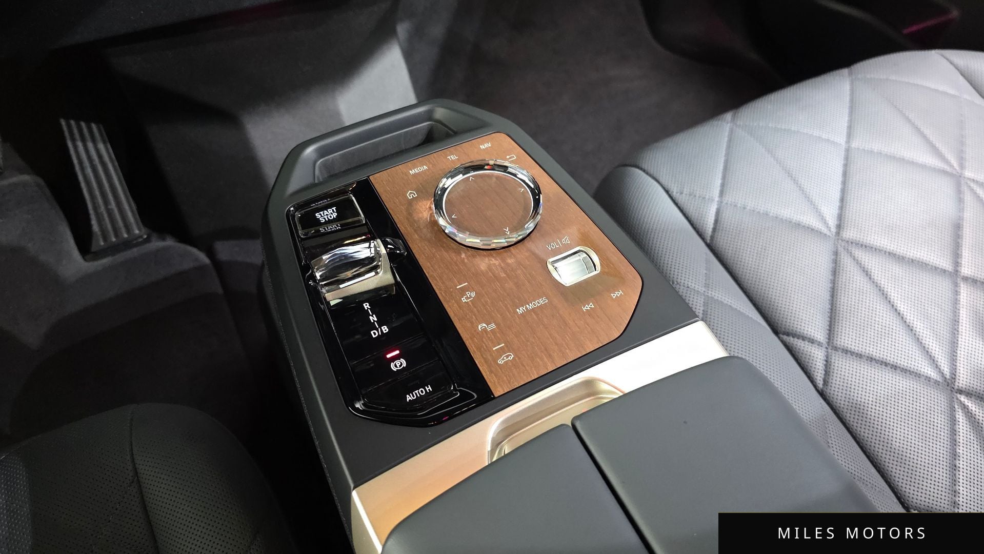 BMW iX 2023 — миниатюра 12