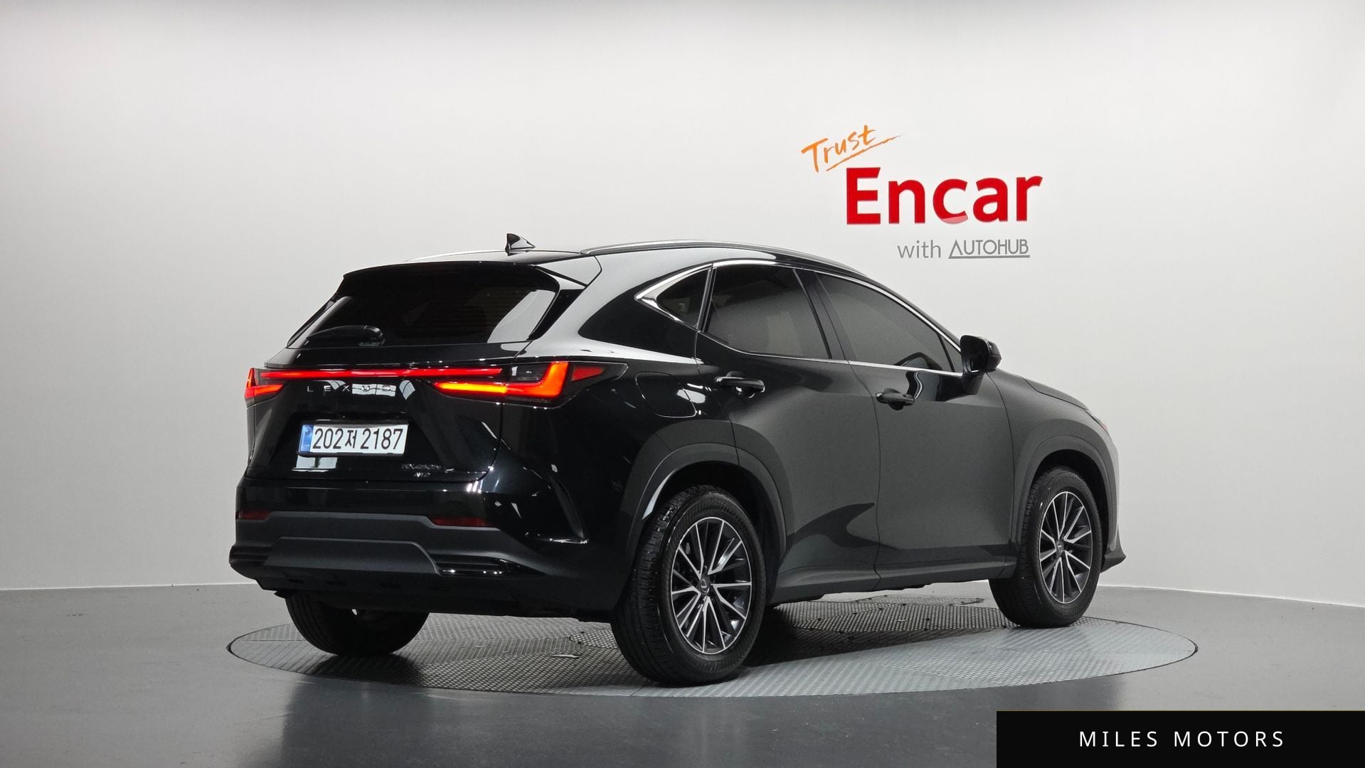 Лексус NX450h+ 2025 — миниатюра 2