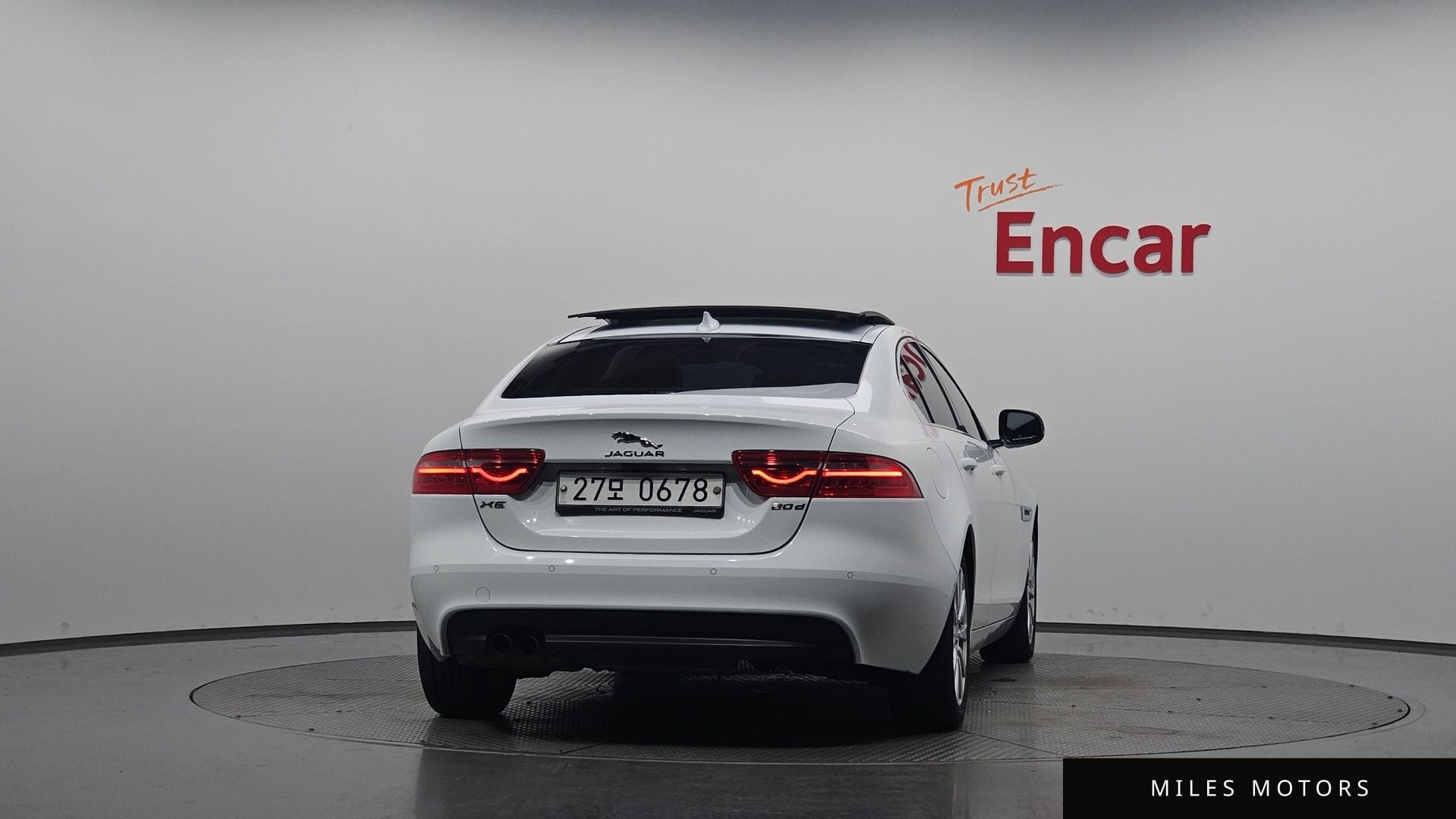 Jaguar XE 2016 — миниатюра 3