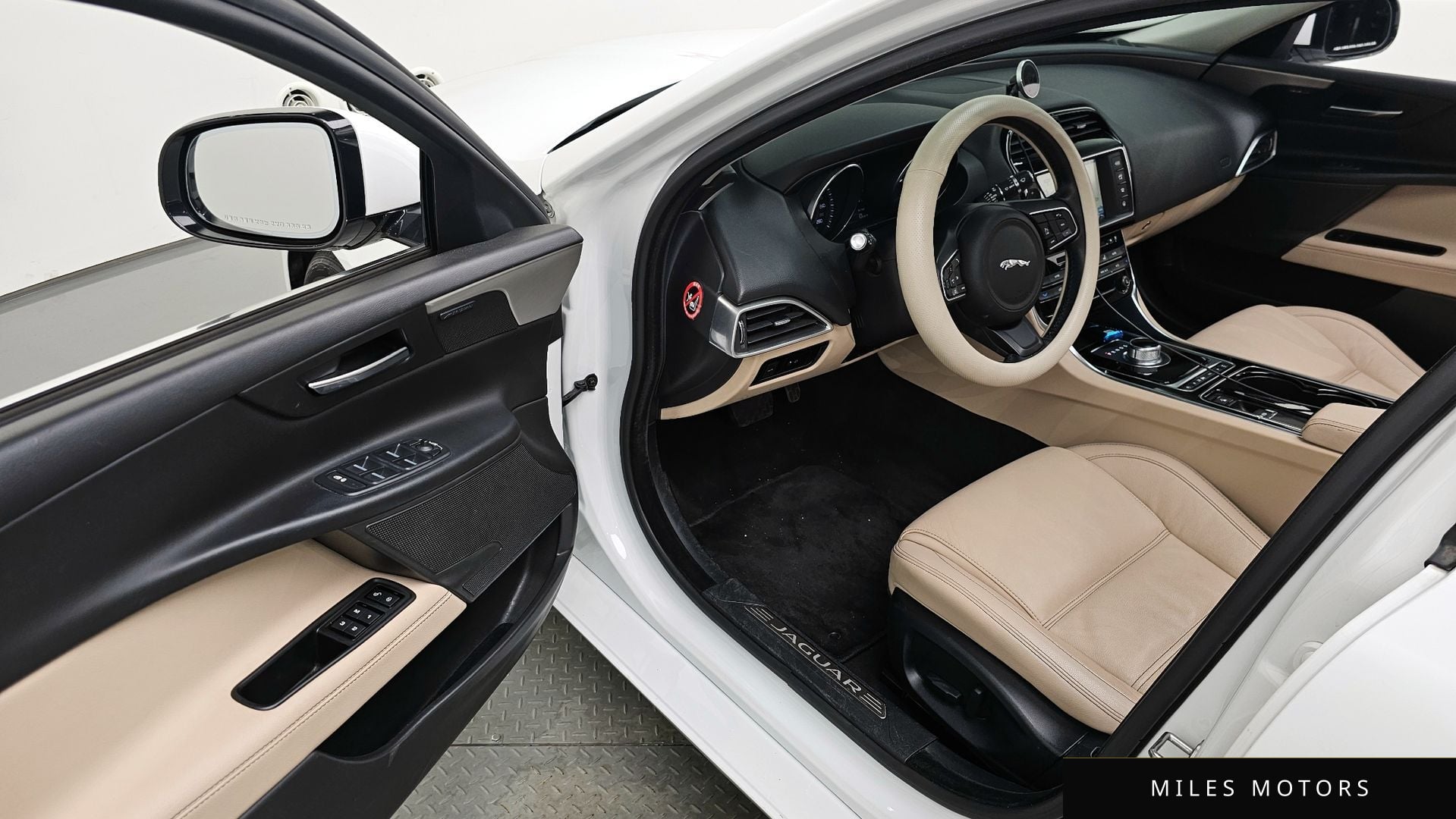 Jaguar XE 2016 — миниатюра 12