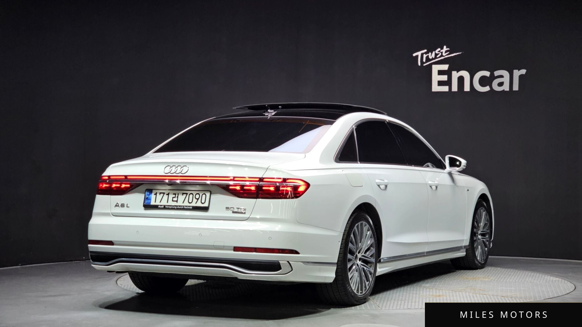 Audi A8 (D5) 2023 — миниатюра 2
