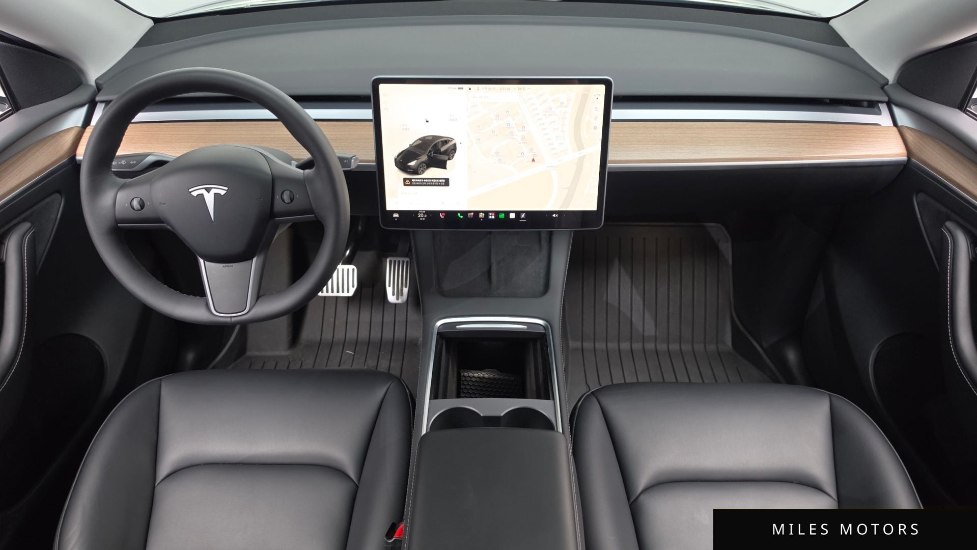 Tesla Model Y 2024 — миниатюра 10