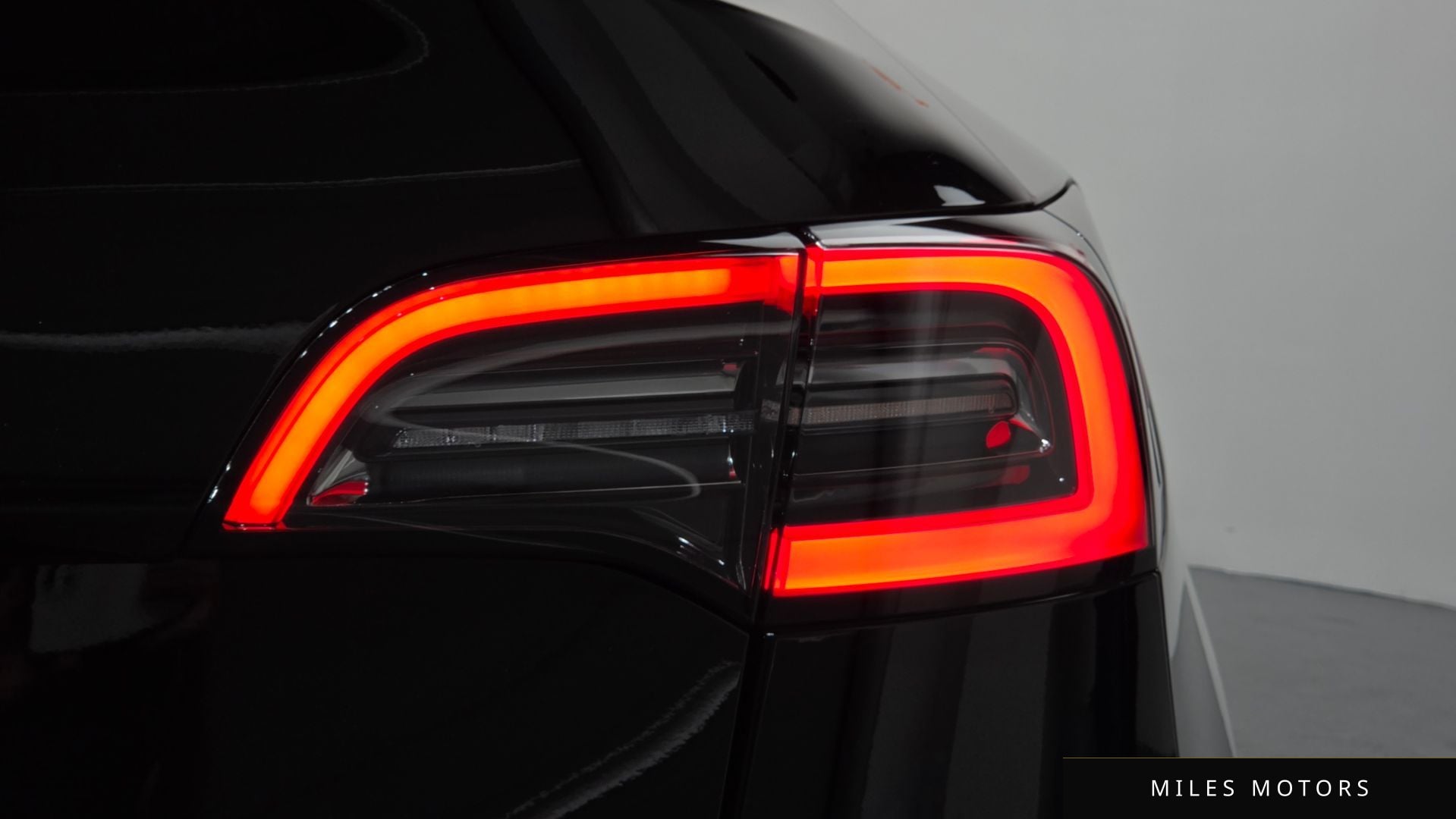 Tesla Model Y 2024 — миниатюра 9