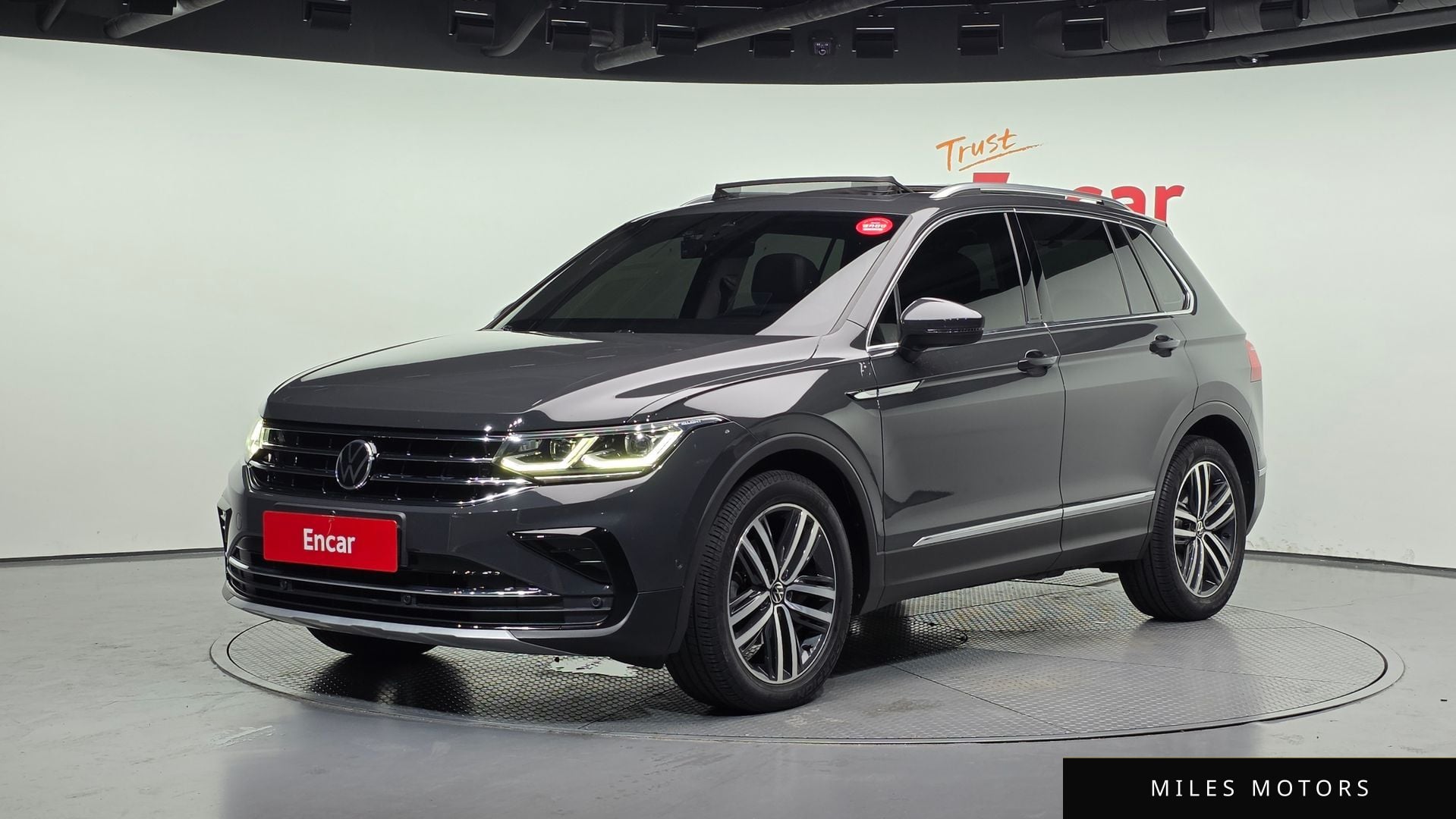Volkswagen Tiguan 2021 — фото 1 из 12