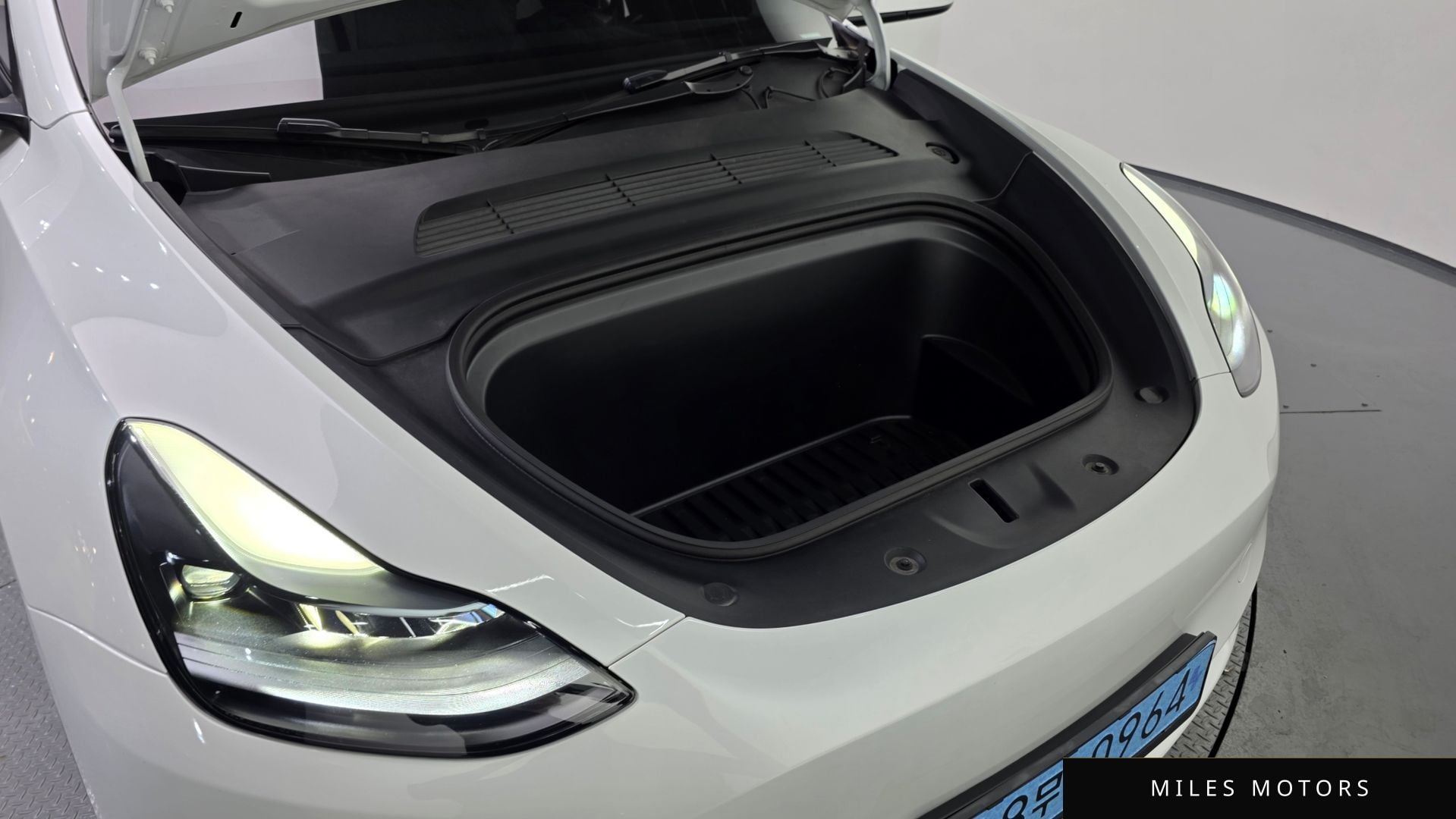 Tesla Model Y 2024 — миниатюра 6