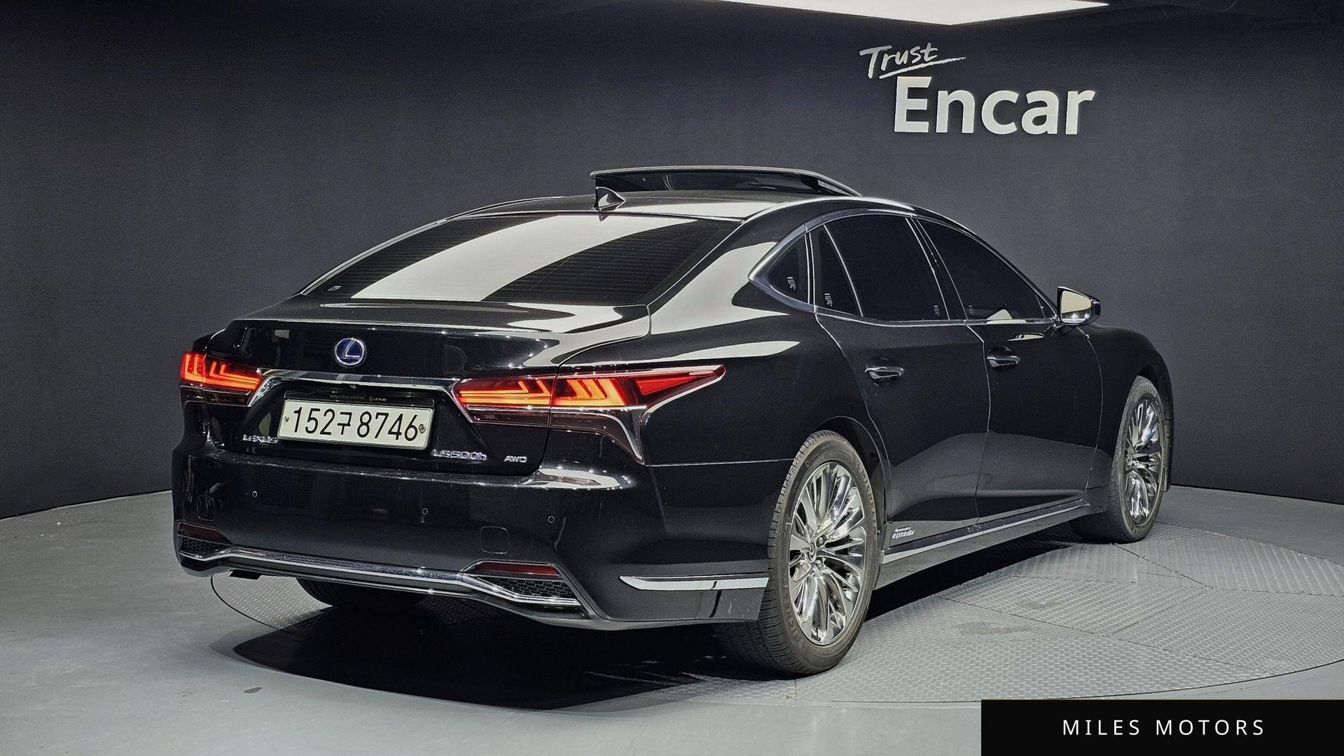 Лексус LS500h 2018 — миниатюра 2