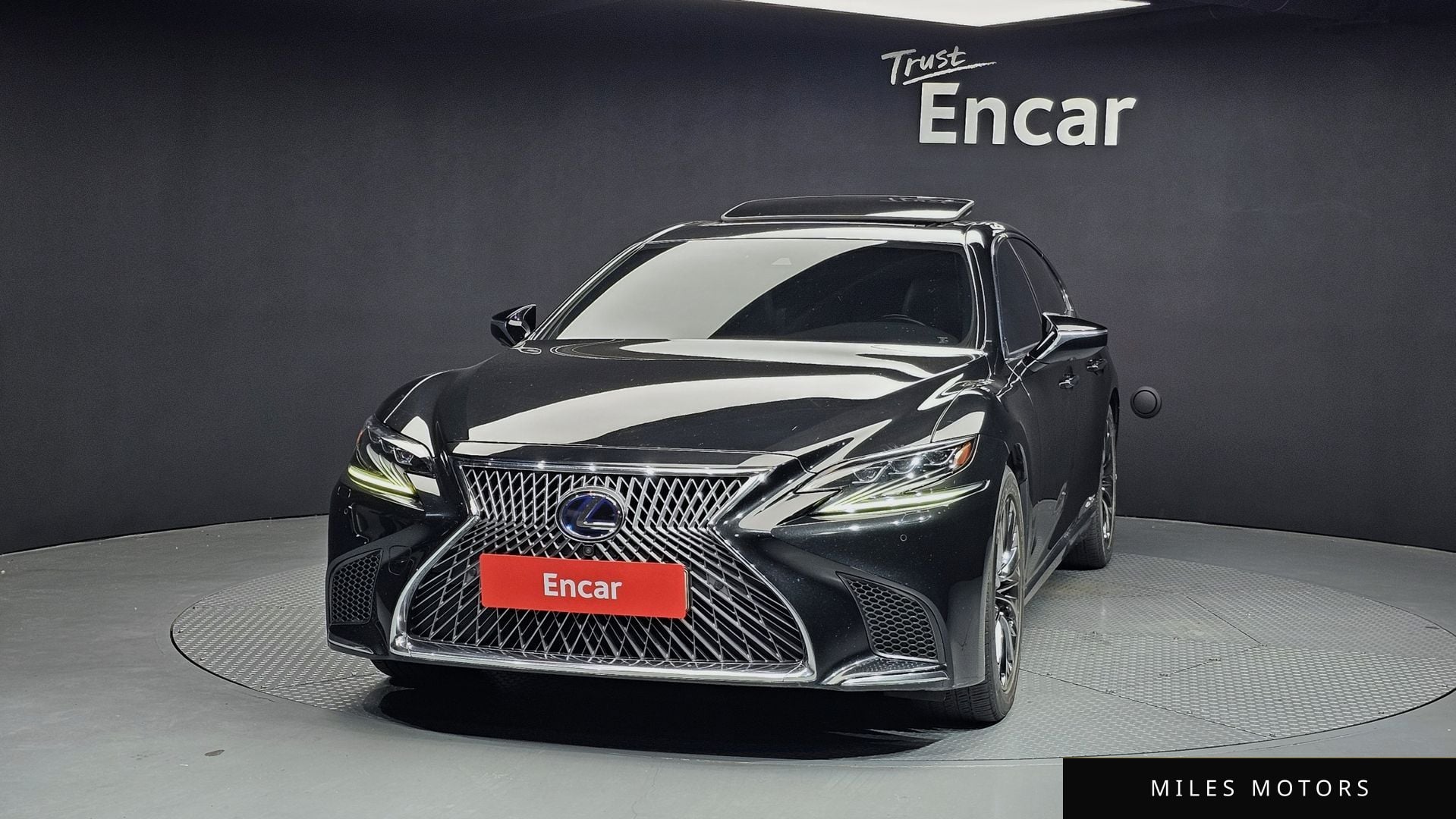 Лексус LS500h 2018 — миниатюра 3