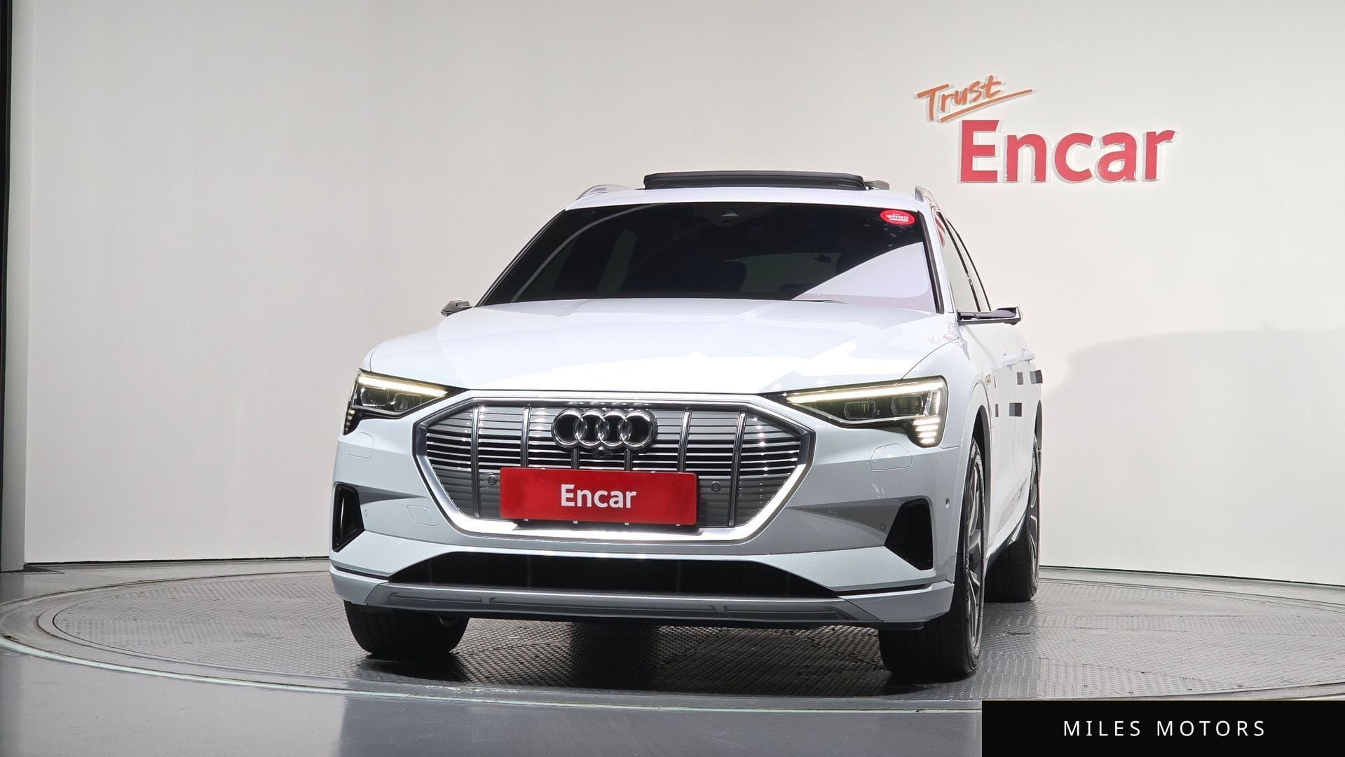 Audi e-tron 2020 — миниатюра 3