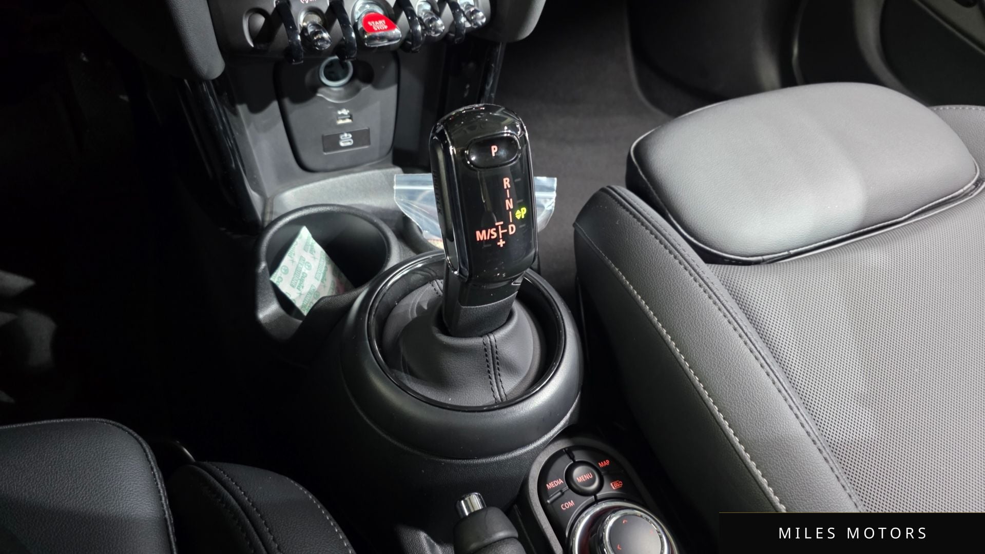 MINI Cooper 2023 — миниатюра 12