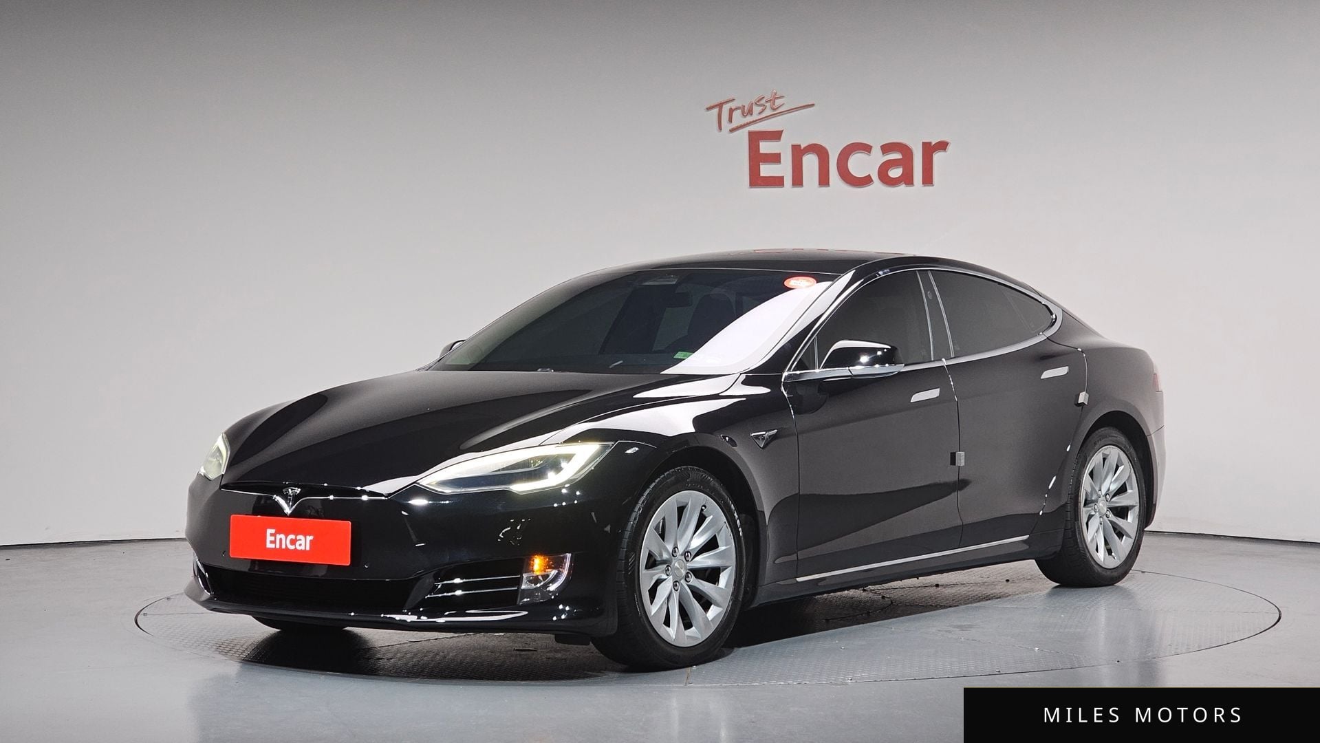 Tesla Model S 2018 — фото 1 из 12