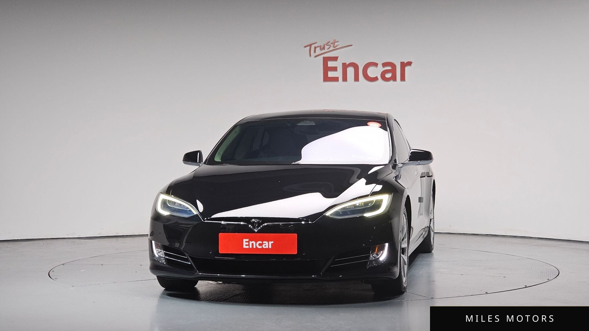 Tesla Model S 2018 — миниатюра 3