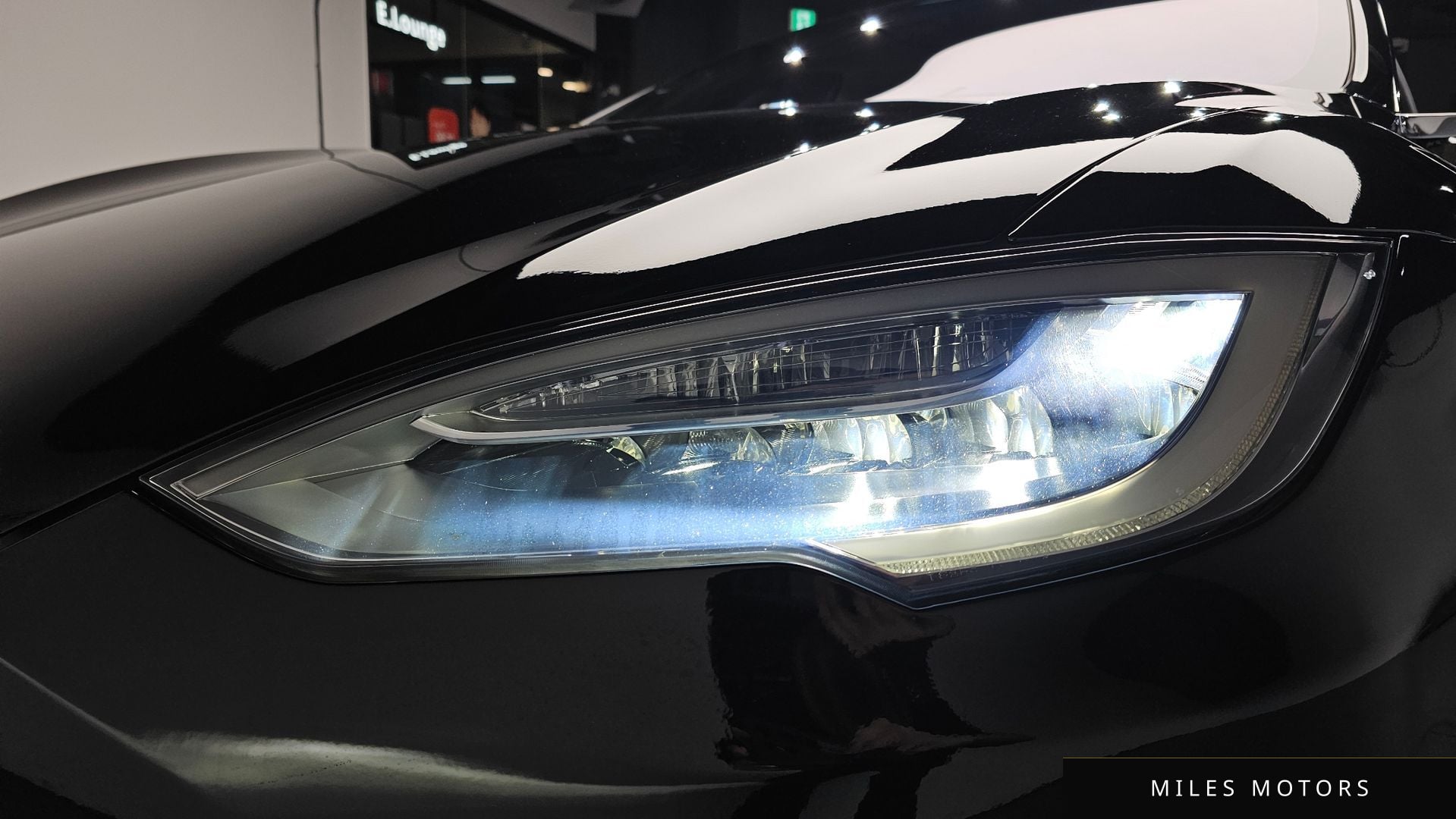 Tesla Model S 2018 — миниатюра 8