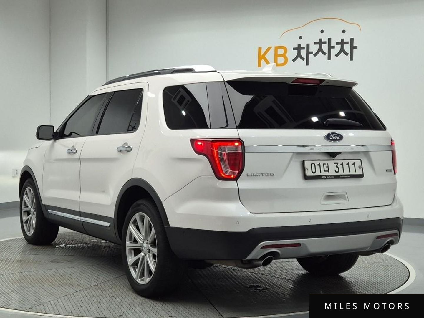 Ford Explorer 2017 — миниатюра 2