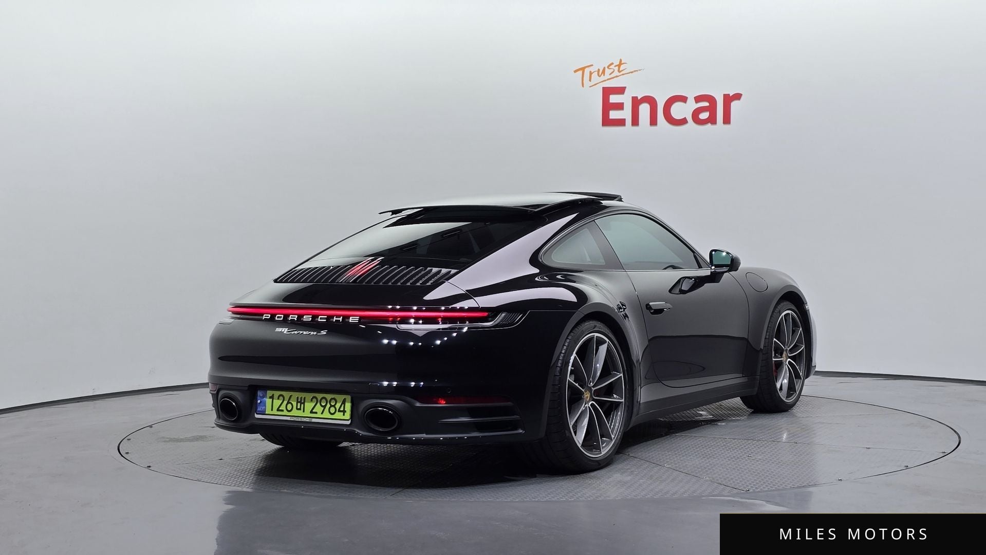 Porsche 911 (992) 2021 — миниатюра 2