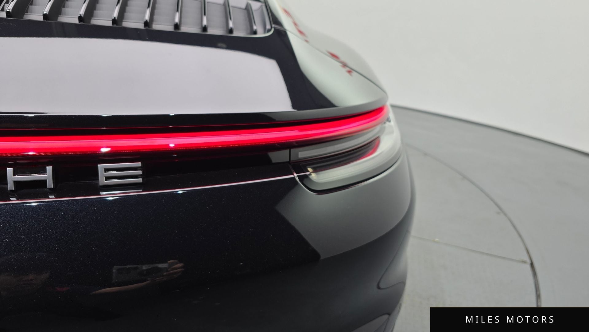 Porsche 911 (992) 2021 — миниатюра 9
