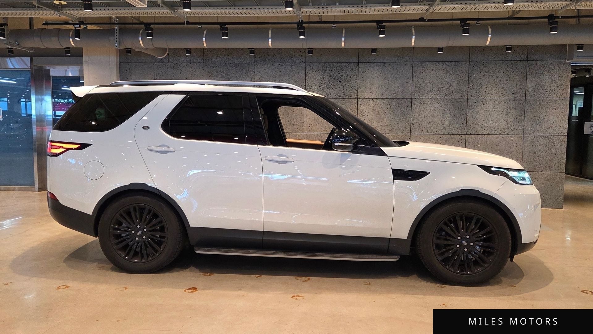 Land Rover Discovery 2018 — миниатюра 5