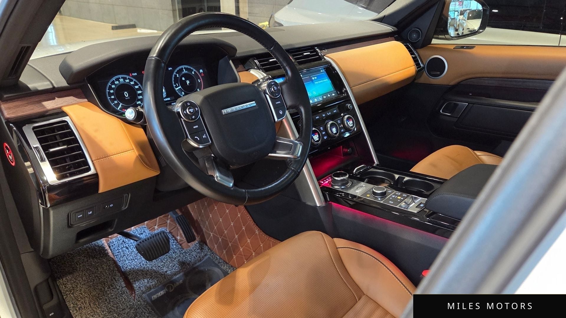 Land Rover Discovery 2018 — миниатюра 6