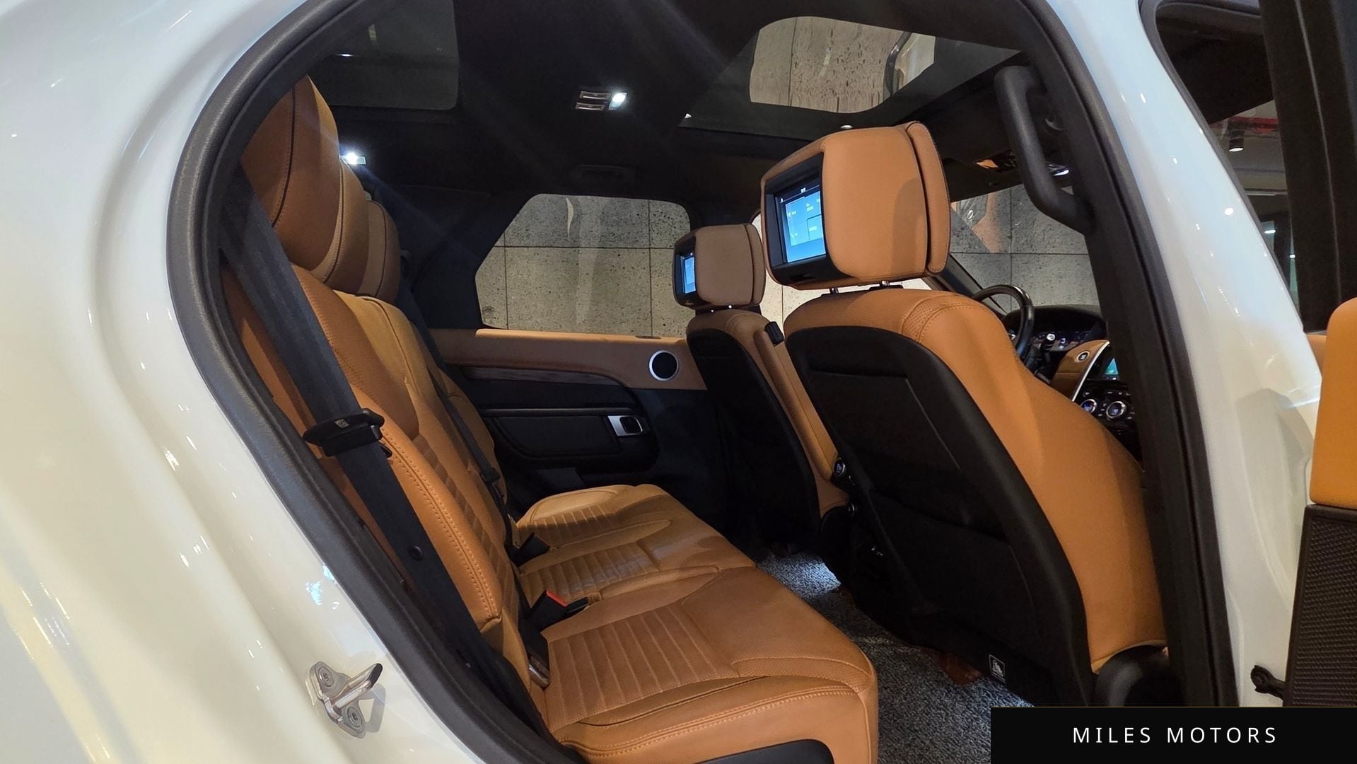 Land Rover Discovery 2018 — миниатюра 12