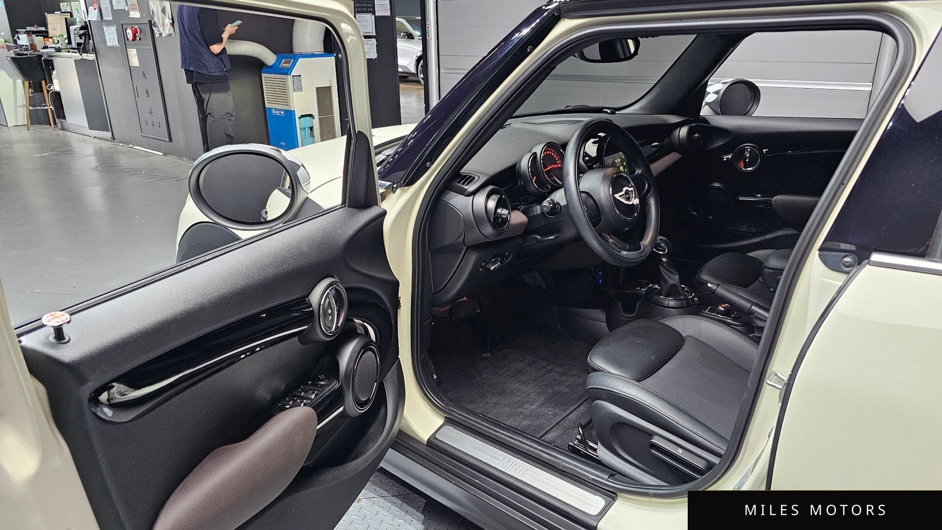 MINI Cooper 2017 — миниатюра 10