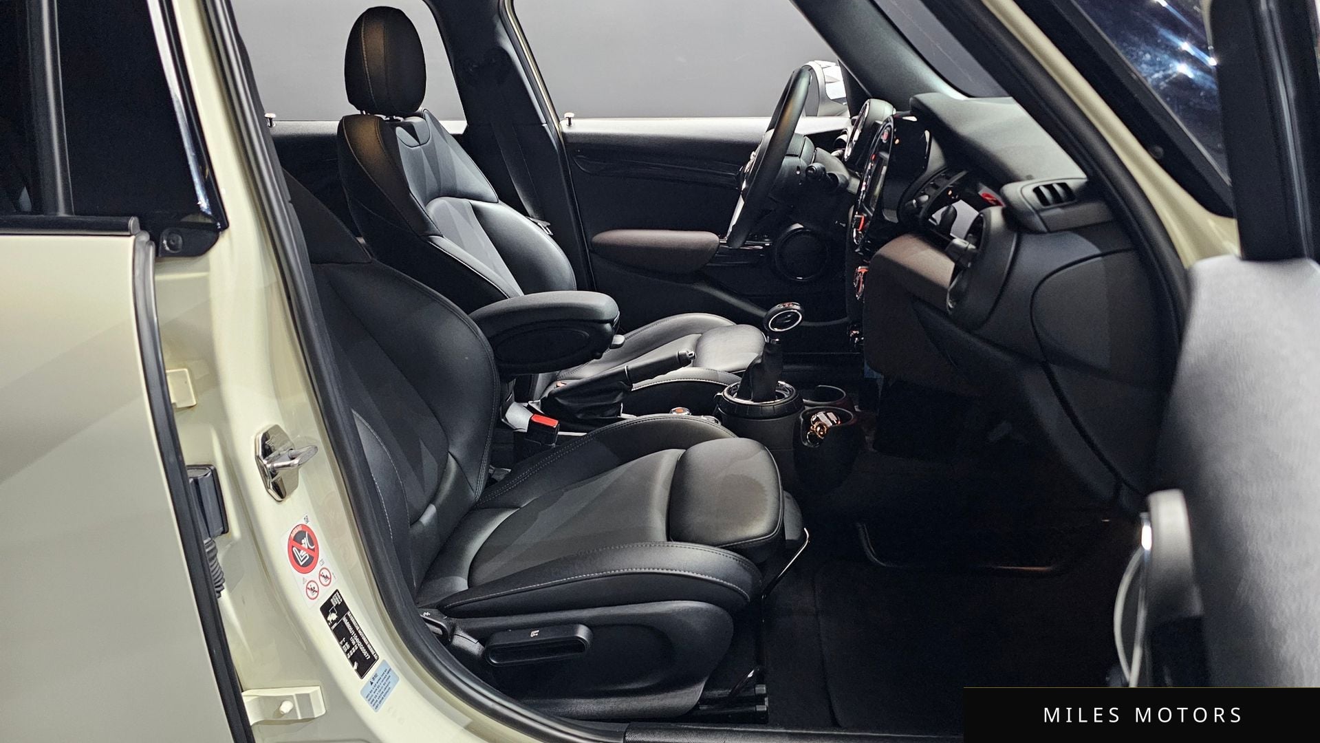 MINI Cooper 2017 — миниатюра 11