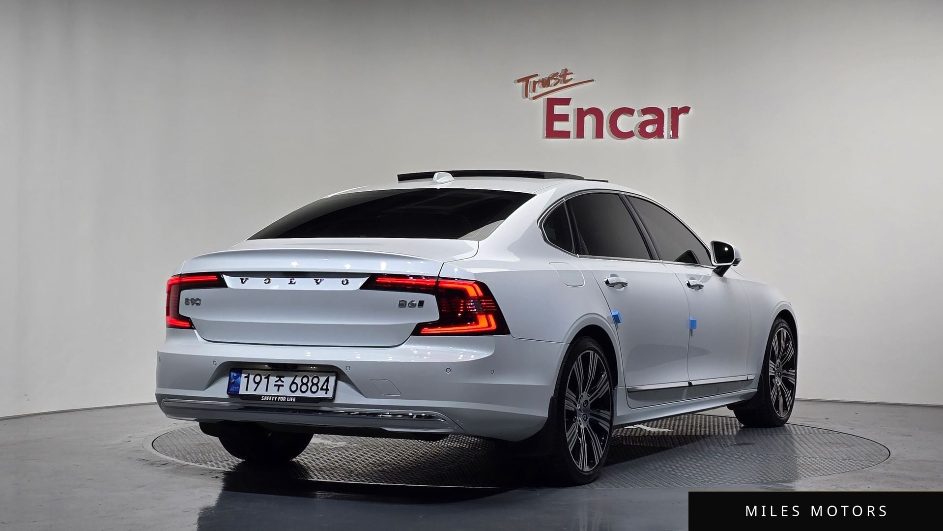 Volvo S90 2023 — миниатюра 2