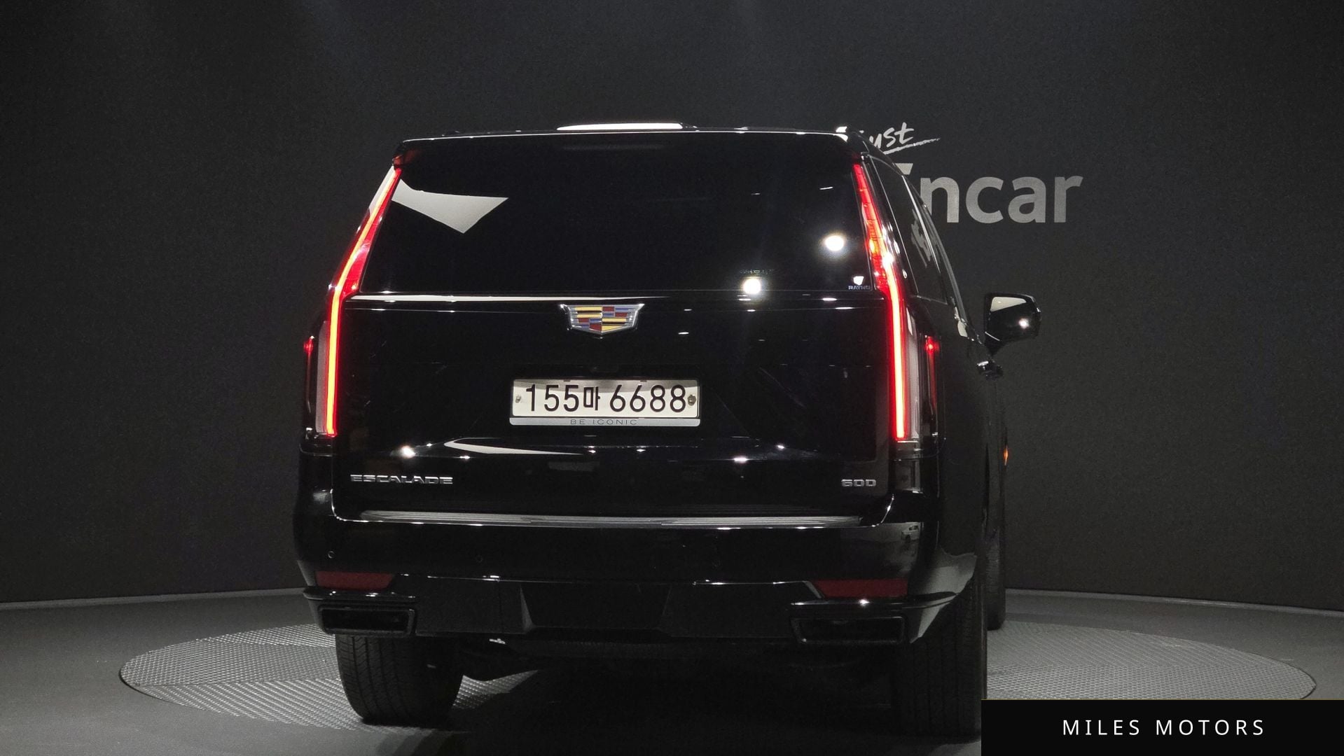 Cadillac Escalade 2023 — миниатюра 4