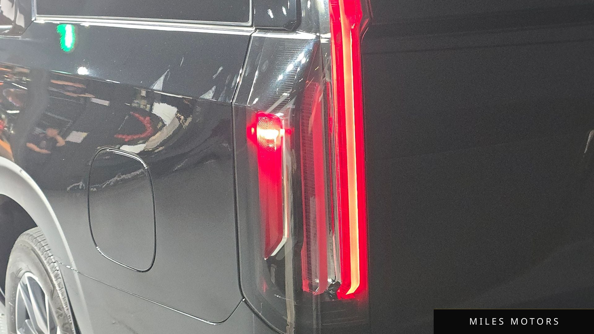 Cadillac Escalade 2023 — миниатюра 9