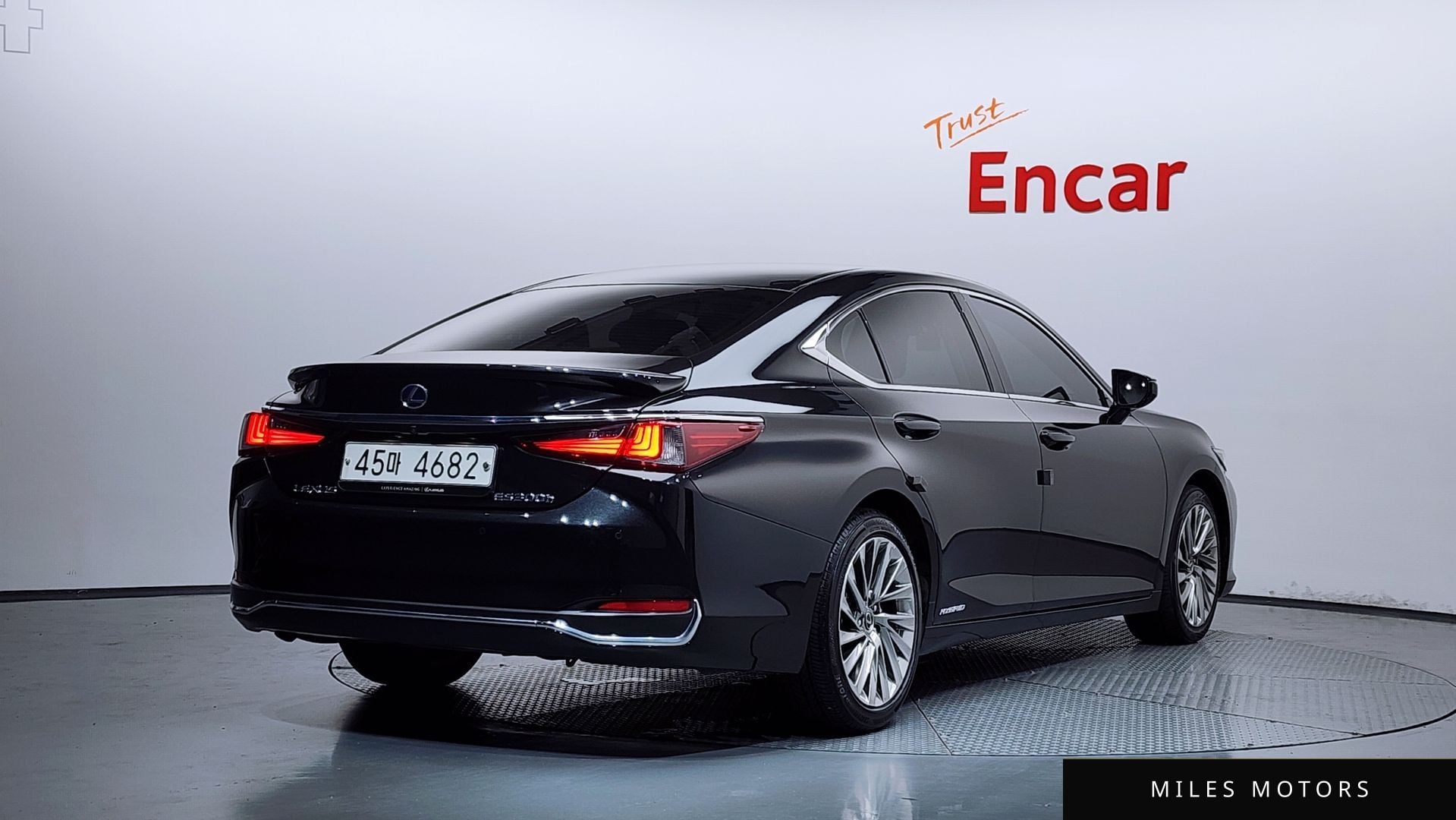 Лексус ES300h 2019 — миниатюра 2
