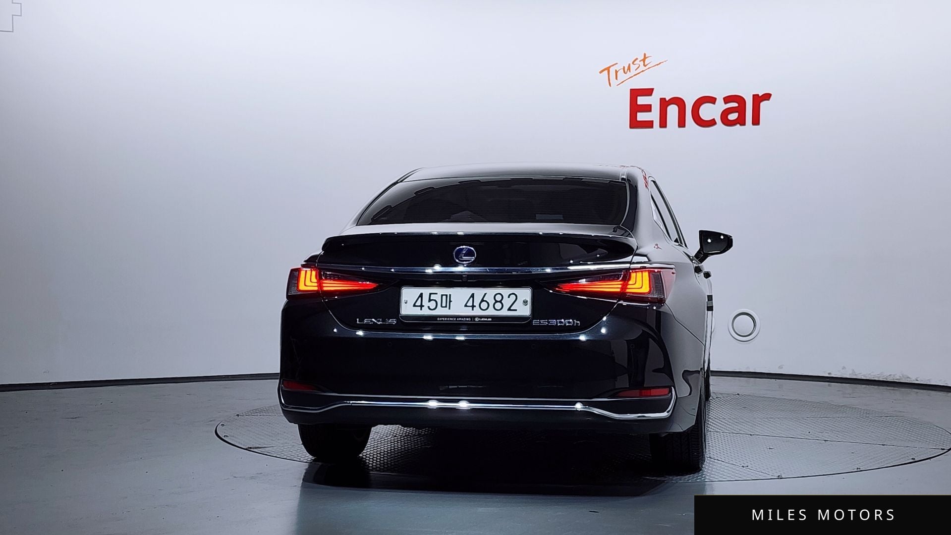 Лексус ES300h 2019 — миниатюра 4