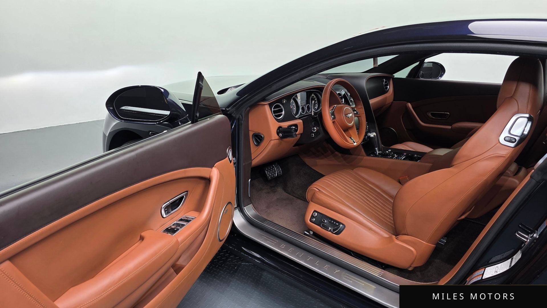 Bentley Continental GT 2016 — миниатюра 10