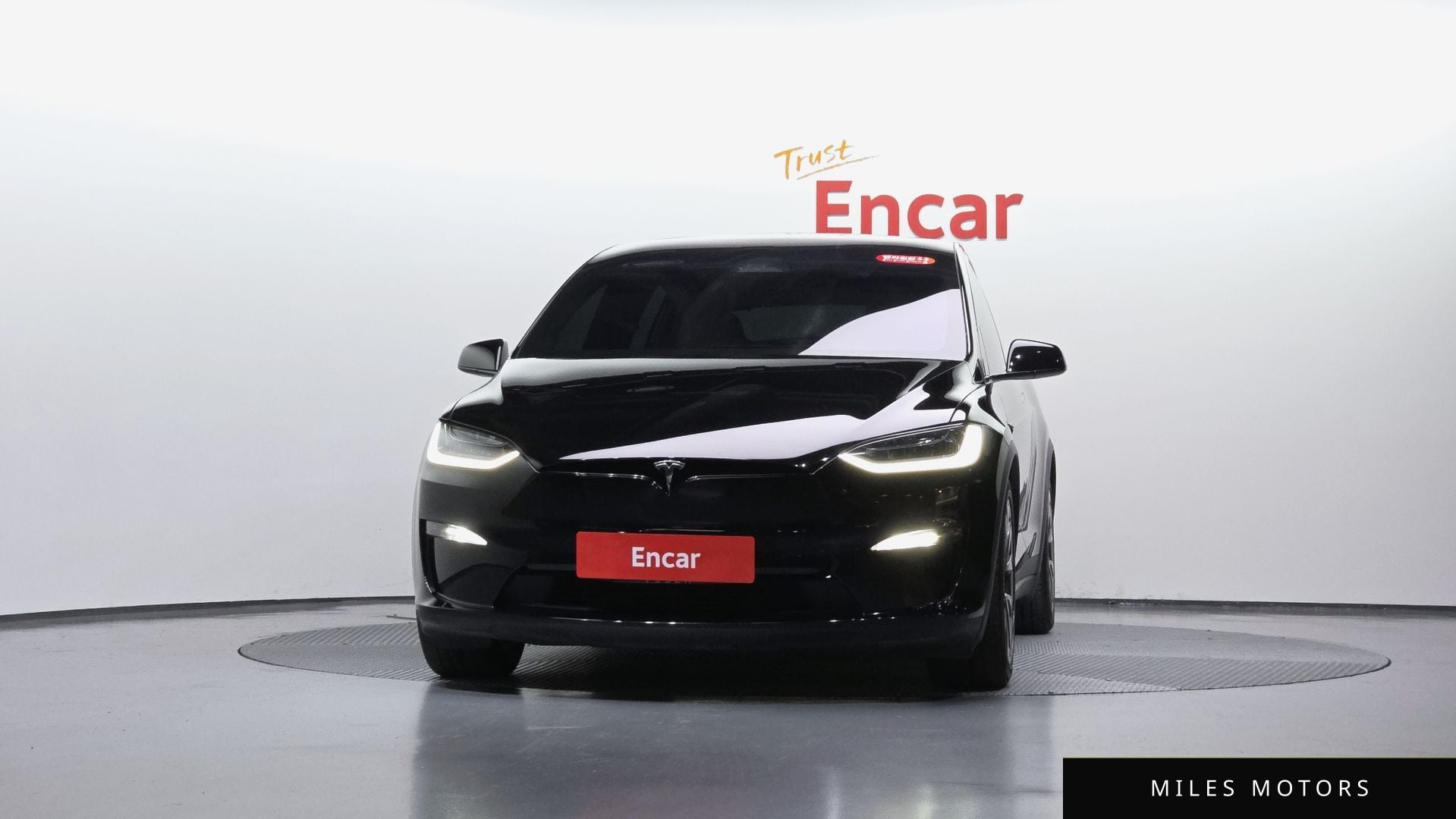 Tesla Model X 2023 — миниатюра 2