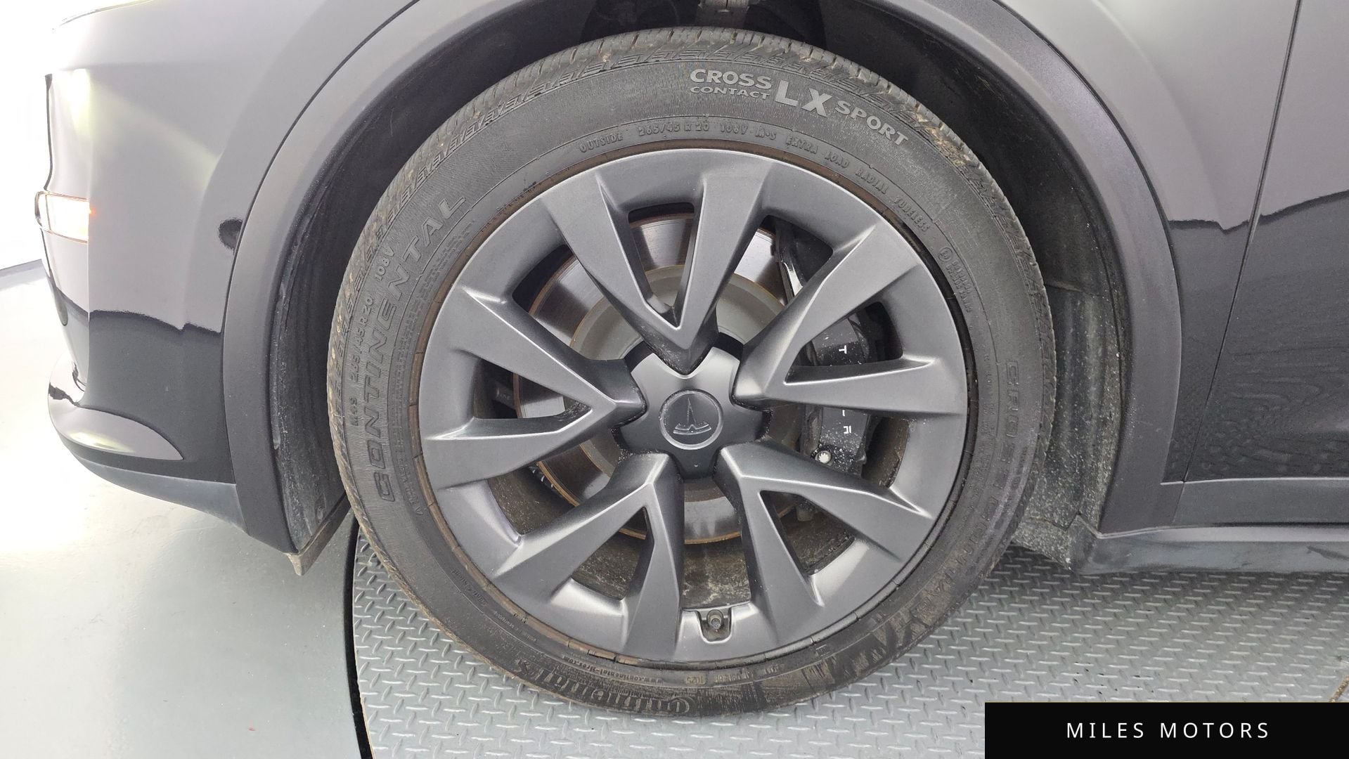 Tesla Model X 2023 — миниатюра 4