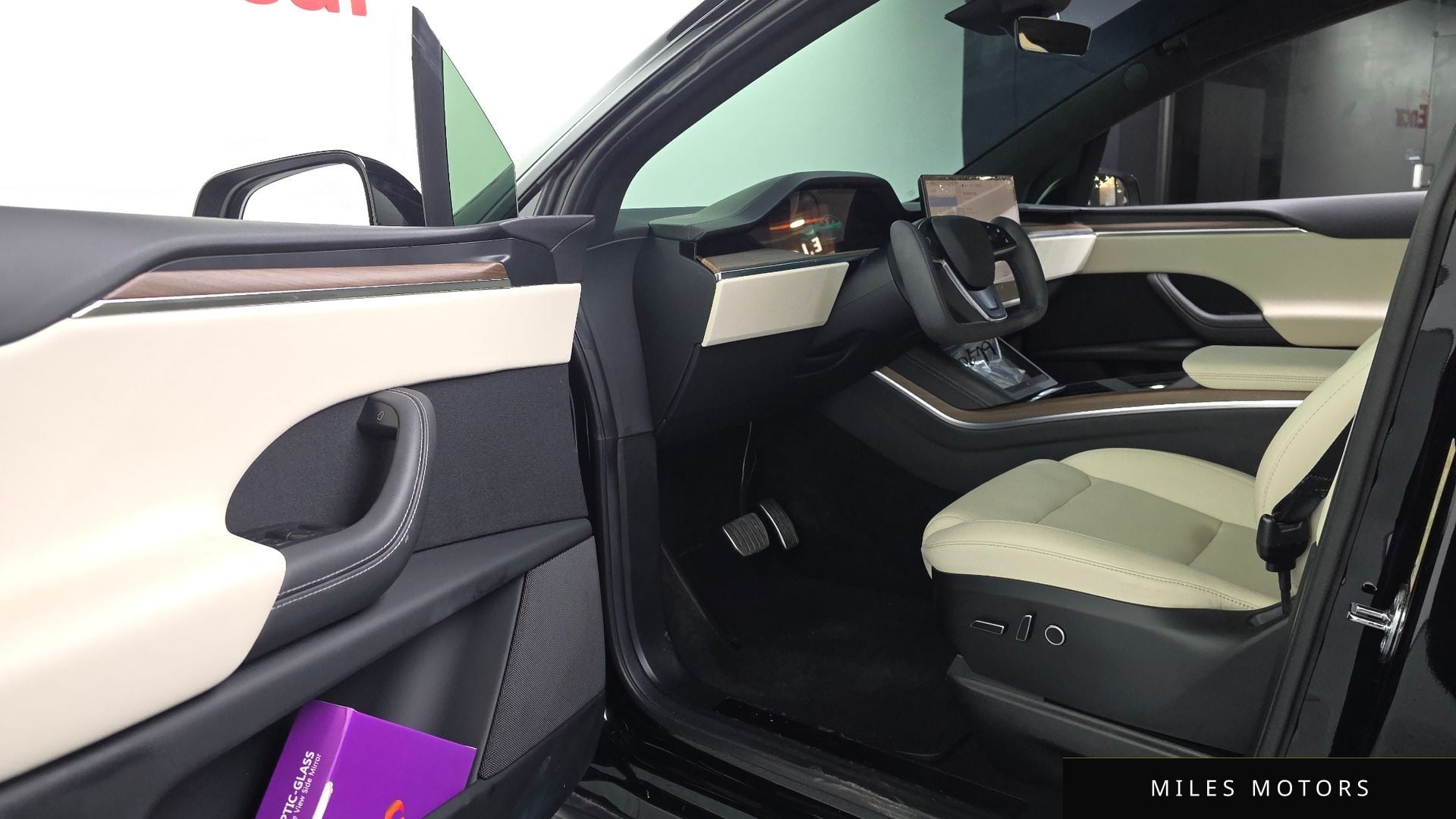 Tesla Model X 2023 — миниатюра 12