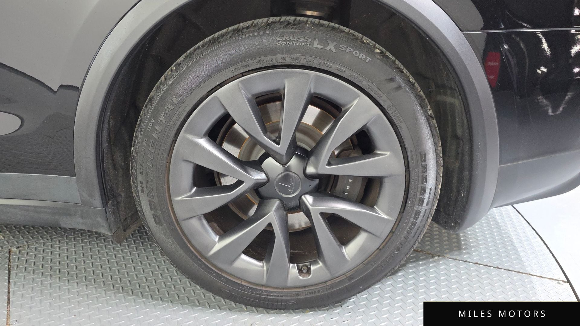 Tesla Model X 2023 — миниатюра 6