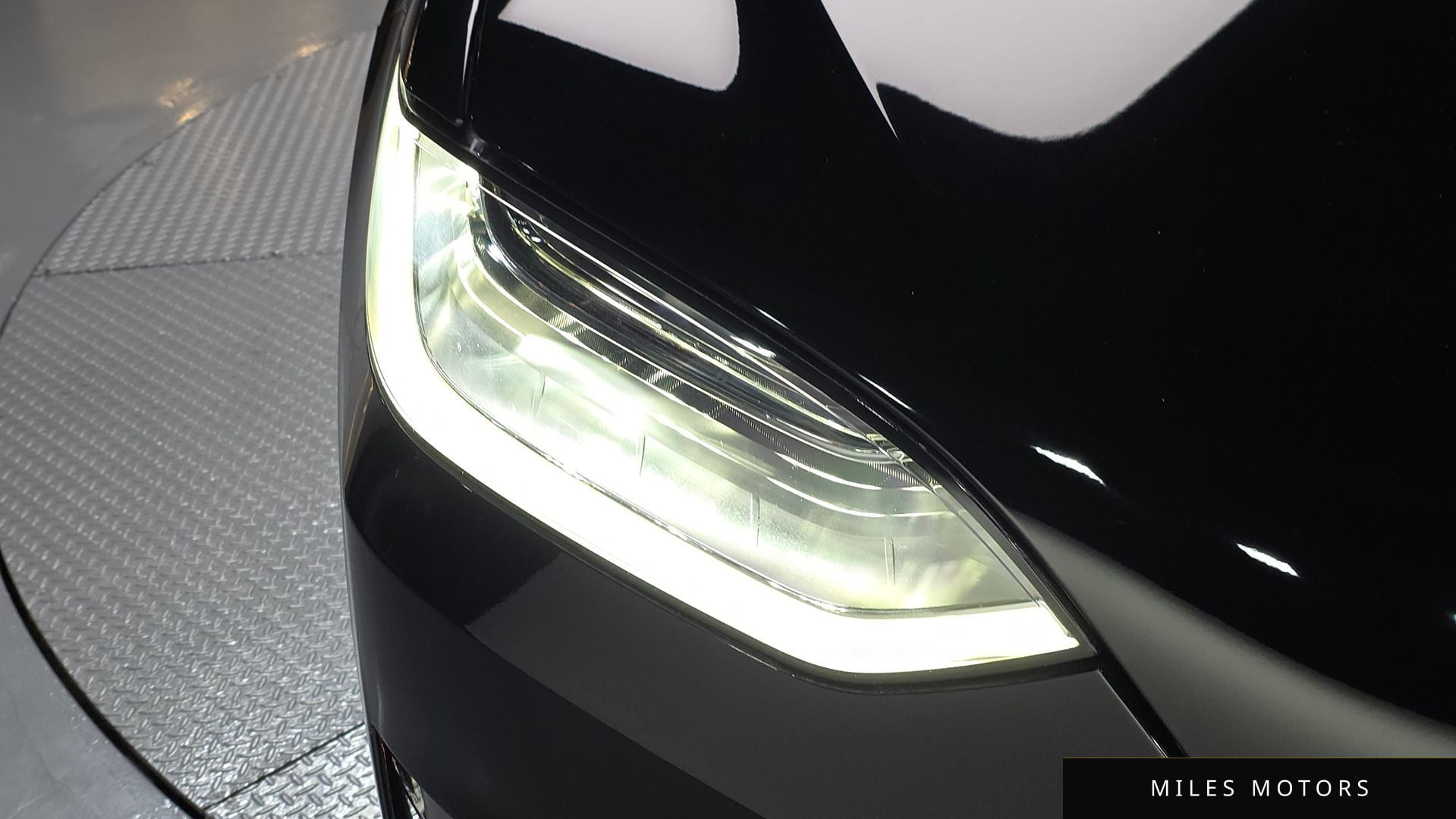 Tesla Model X 2023 — миниатюра 7