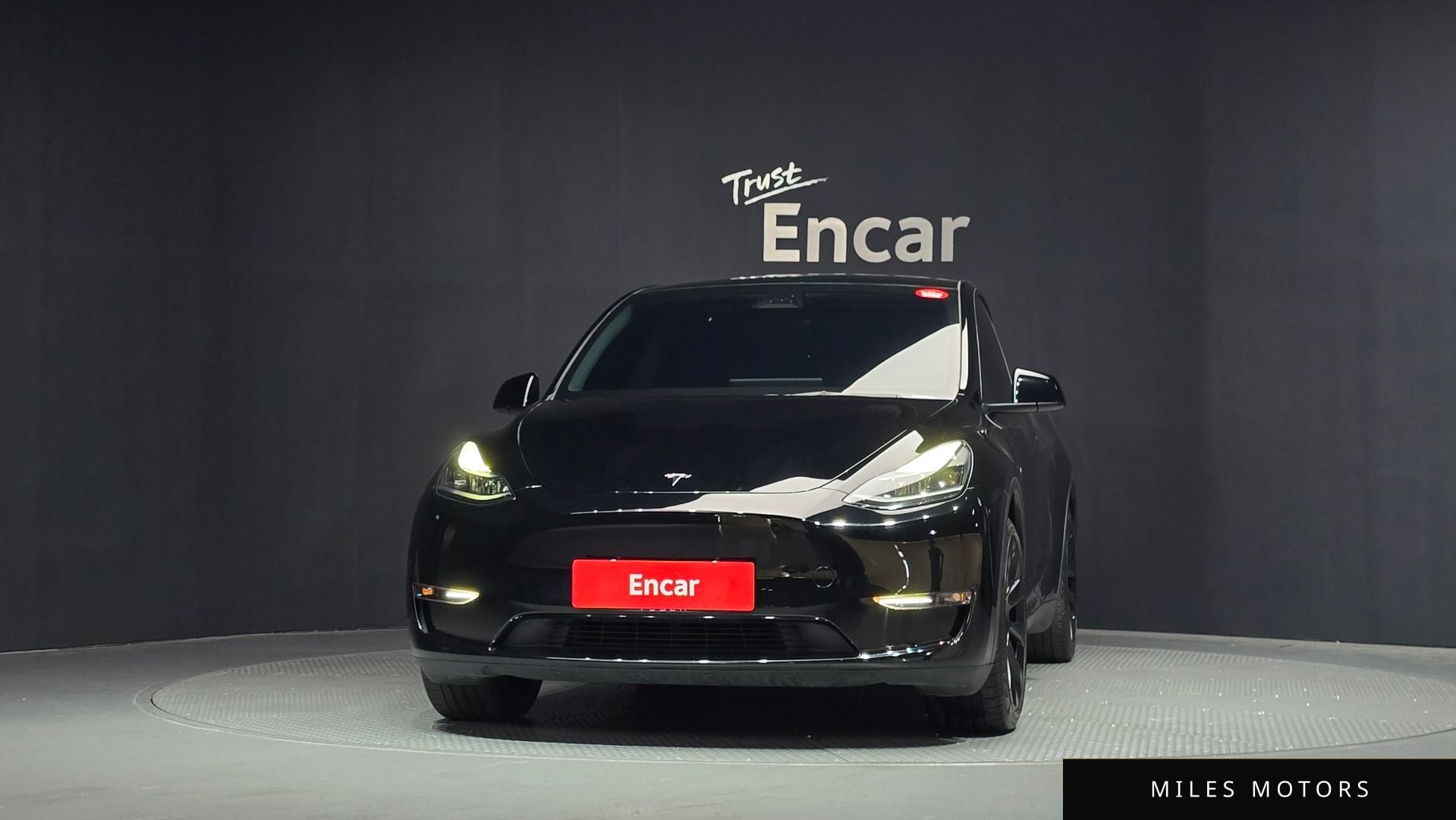Tesla Model Y 2023 — миниатюра 3