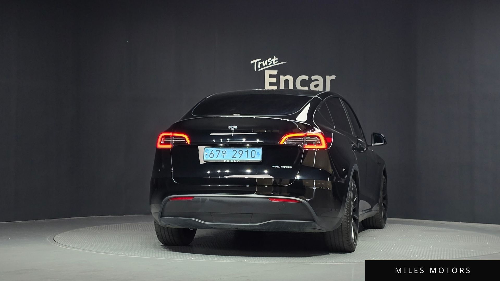 Tesla Model Y 2023 — миниатюра 4