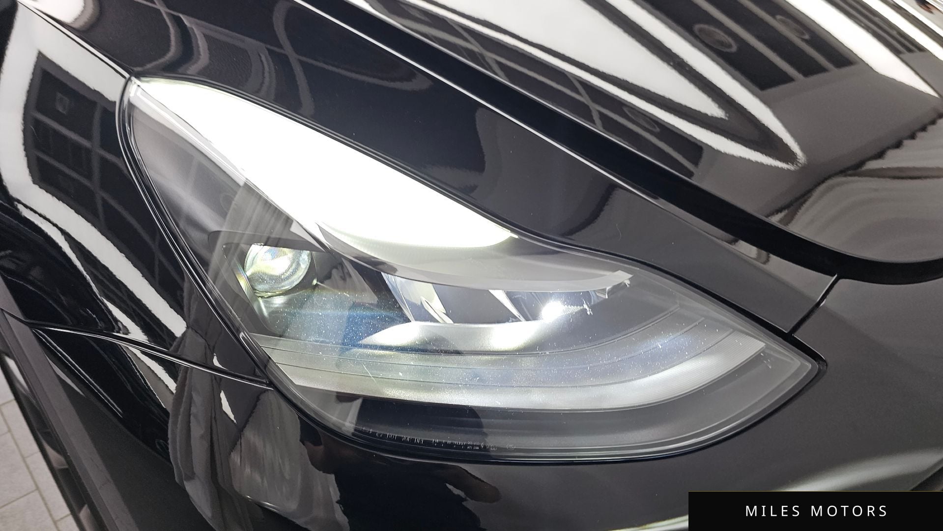 Tesla Model Y 2023 — миниатюра 8