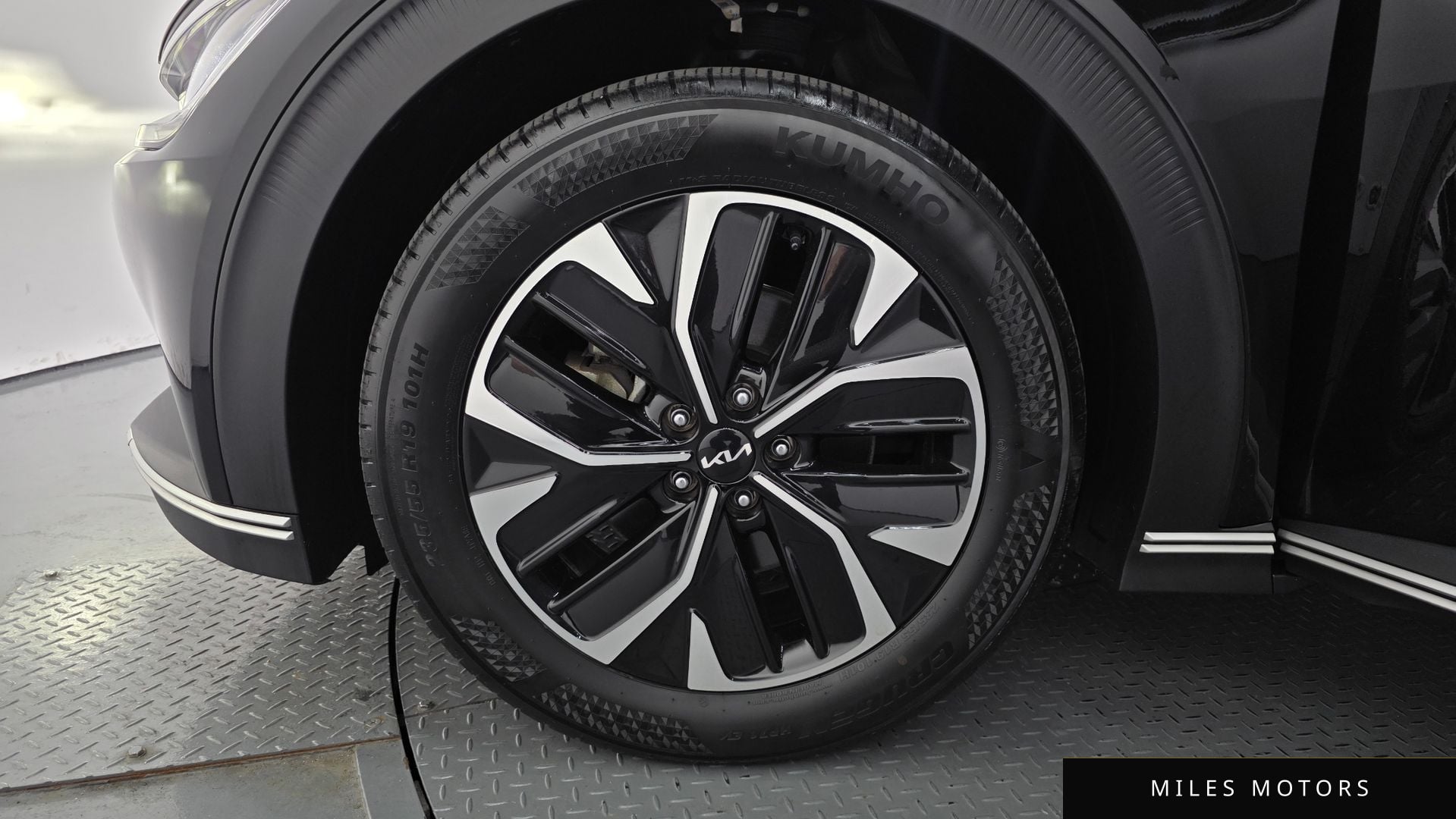Kia EV6 2023 — миниатюра 5