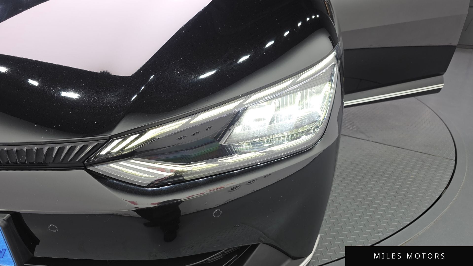 Kia EV6 2023 — миниатюра 8