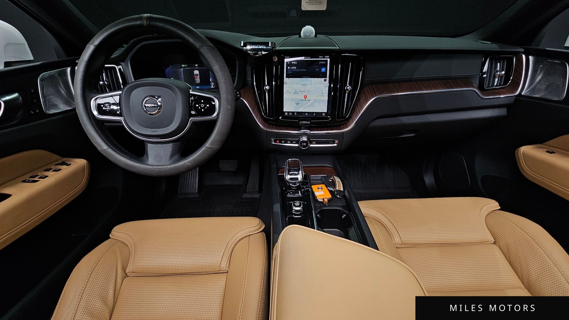 Volvo XC60 2023 — миниатюра 10