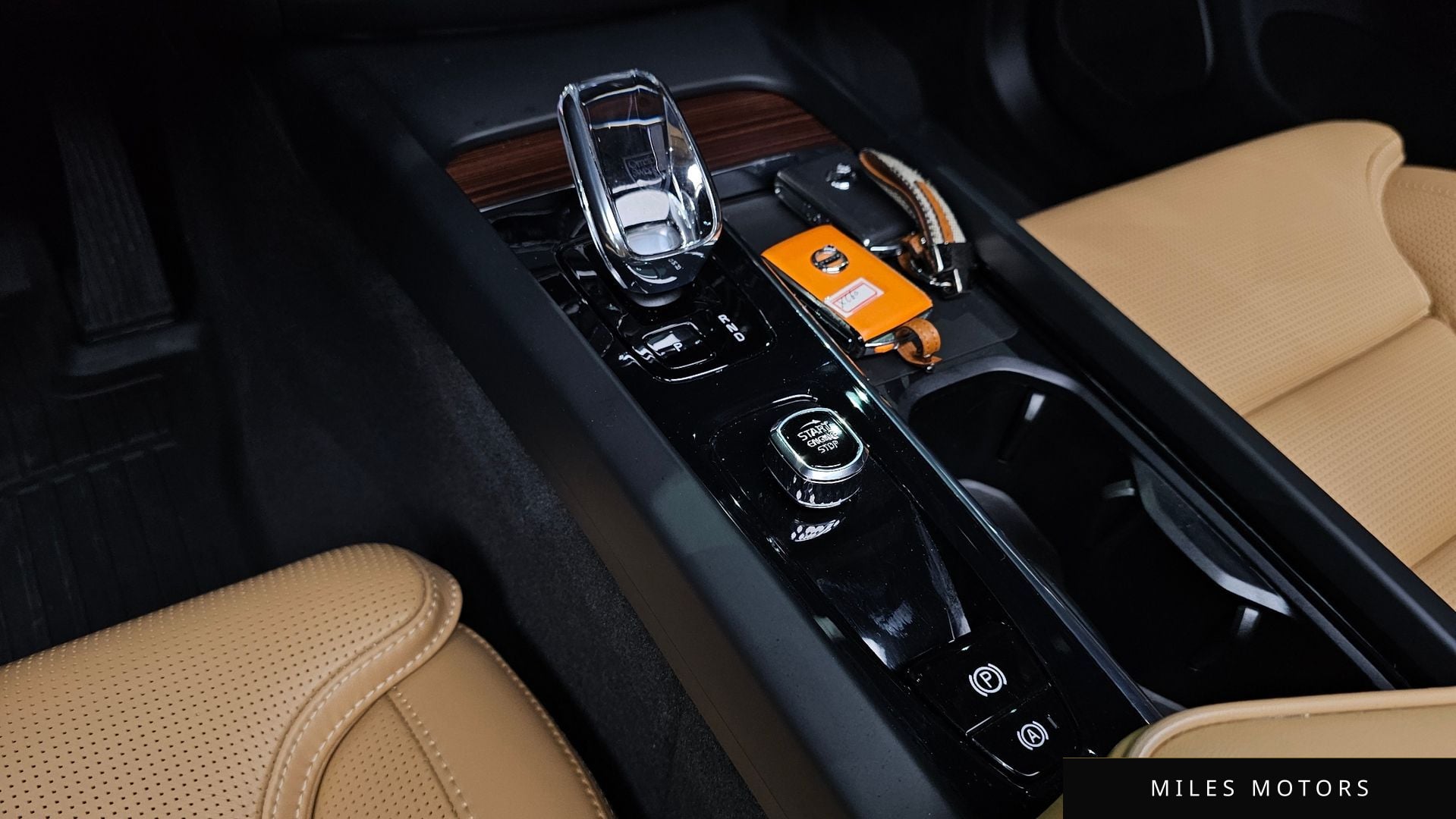 Volvo XC60 2023 — миниатюра 12