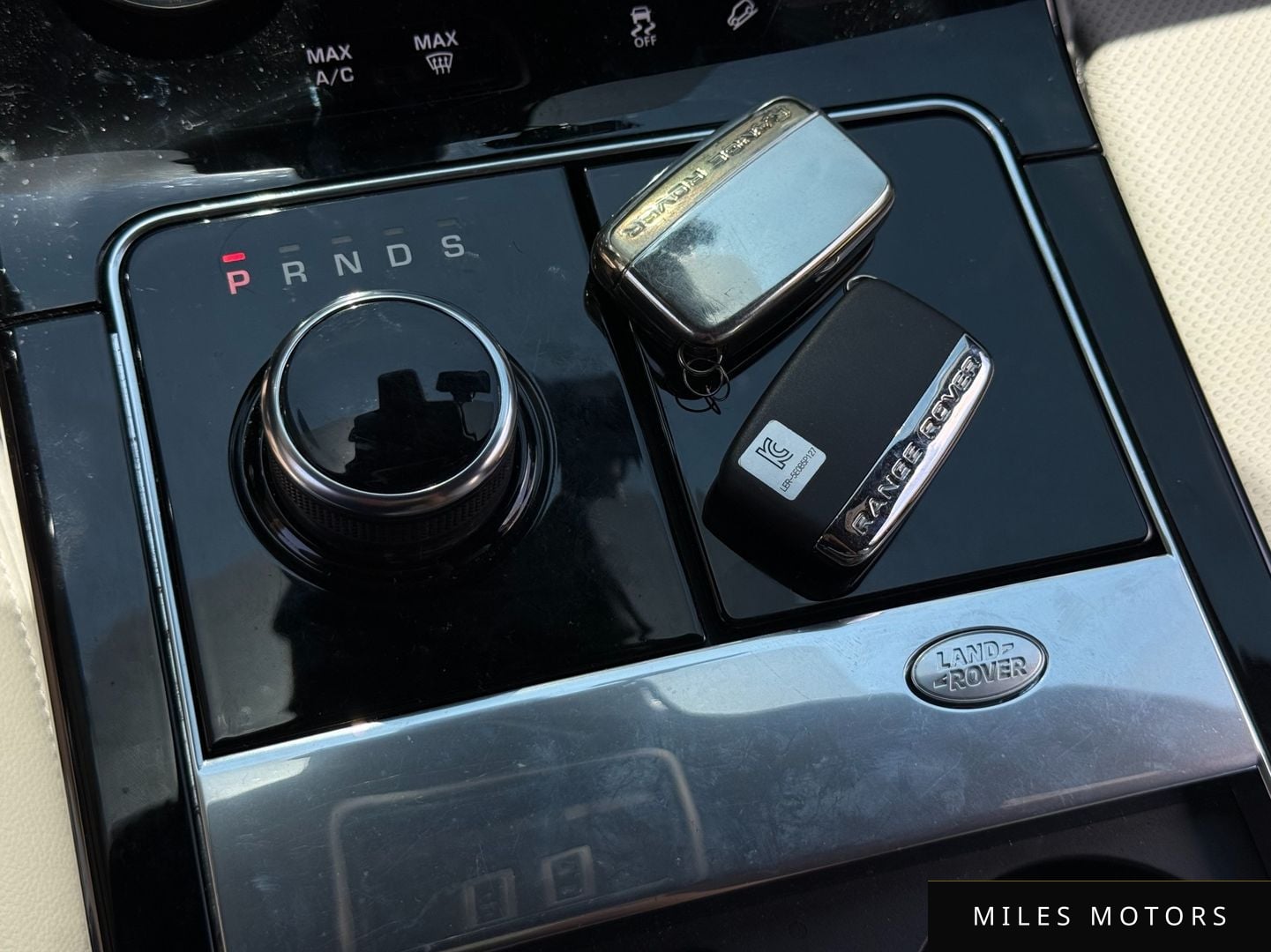 Land Rover Range Rover Velar 2019 — миниатюра 12