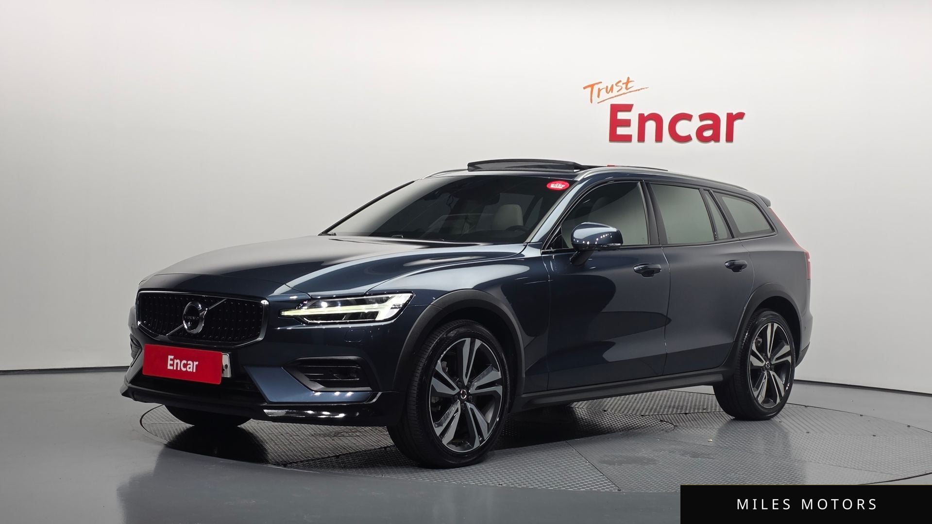 Volvo V60 2020 — фото 1 из 12