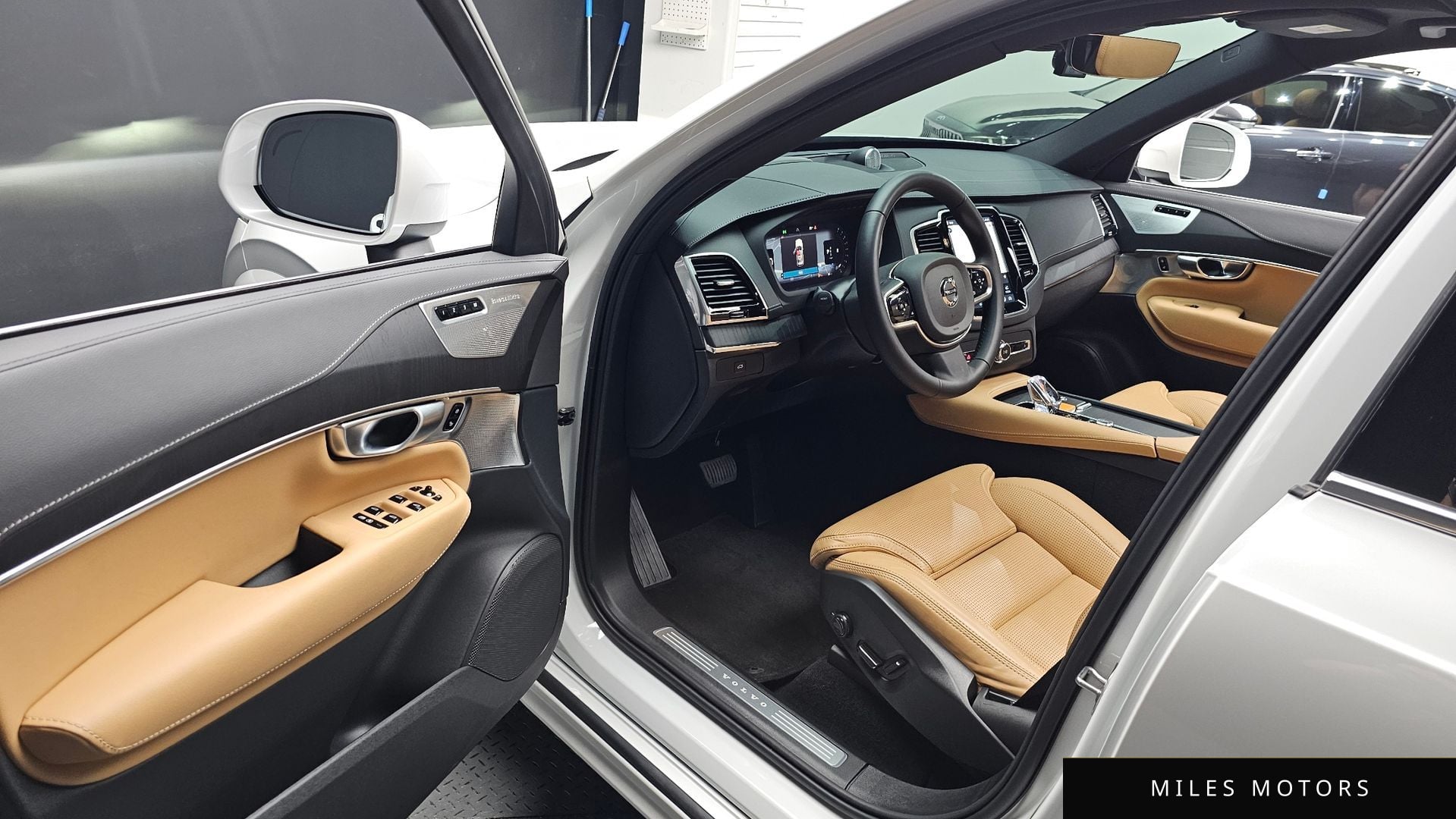Volvo XC90 2024 — миниатюра 12