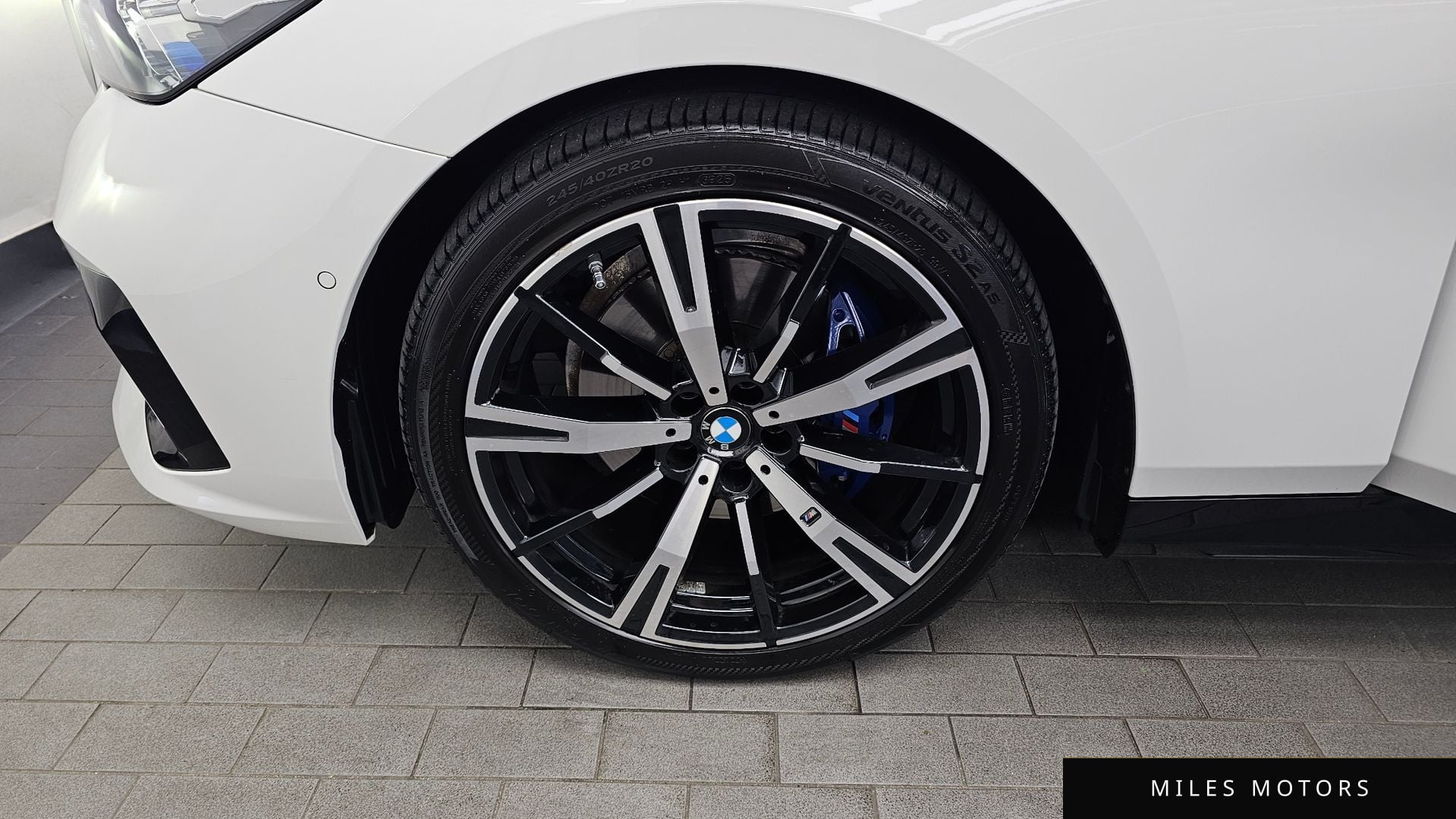 BMW 5 Series (G60) 2024 — миниатюра 5